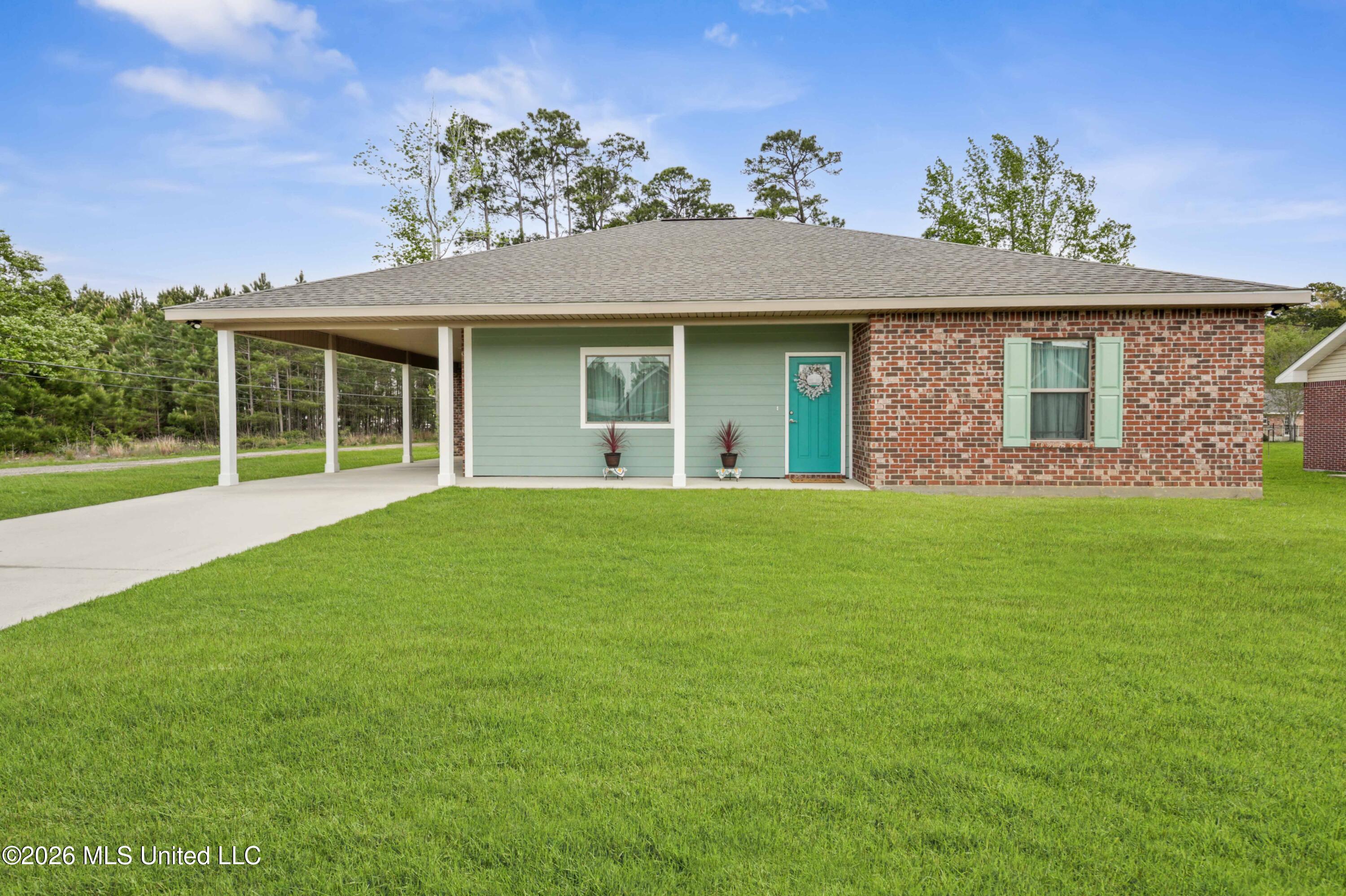 901 8th Street Property Photo 1