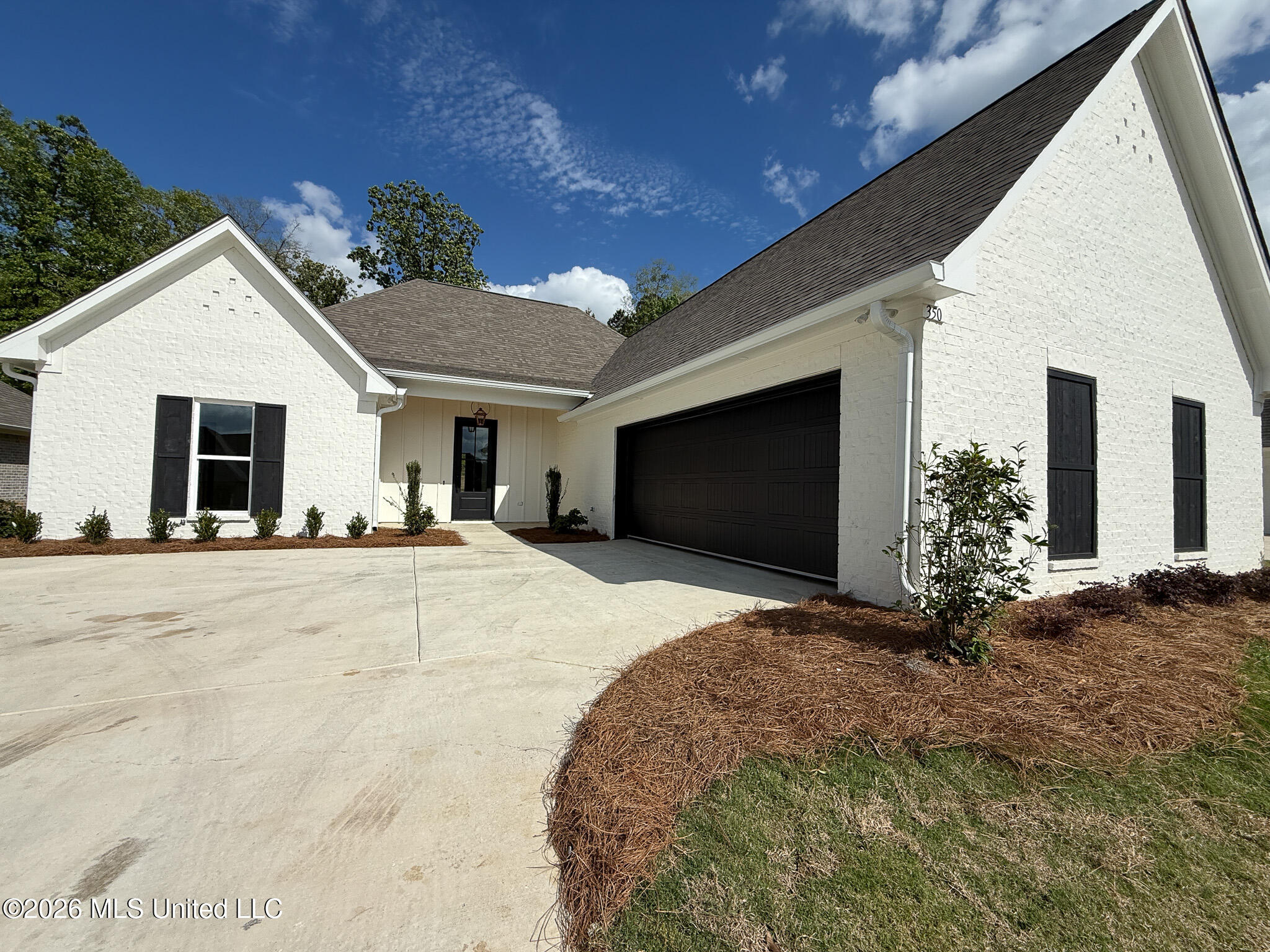350 Oakville Circle Property Photo 2
