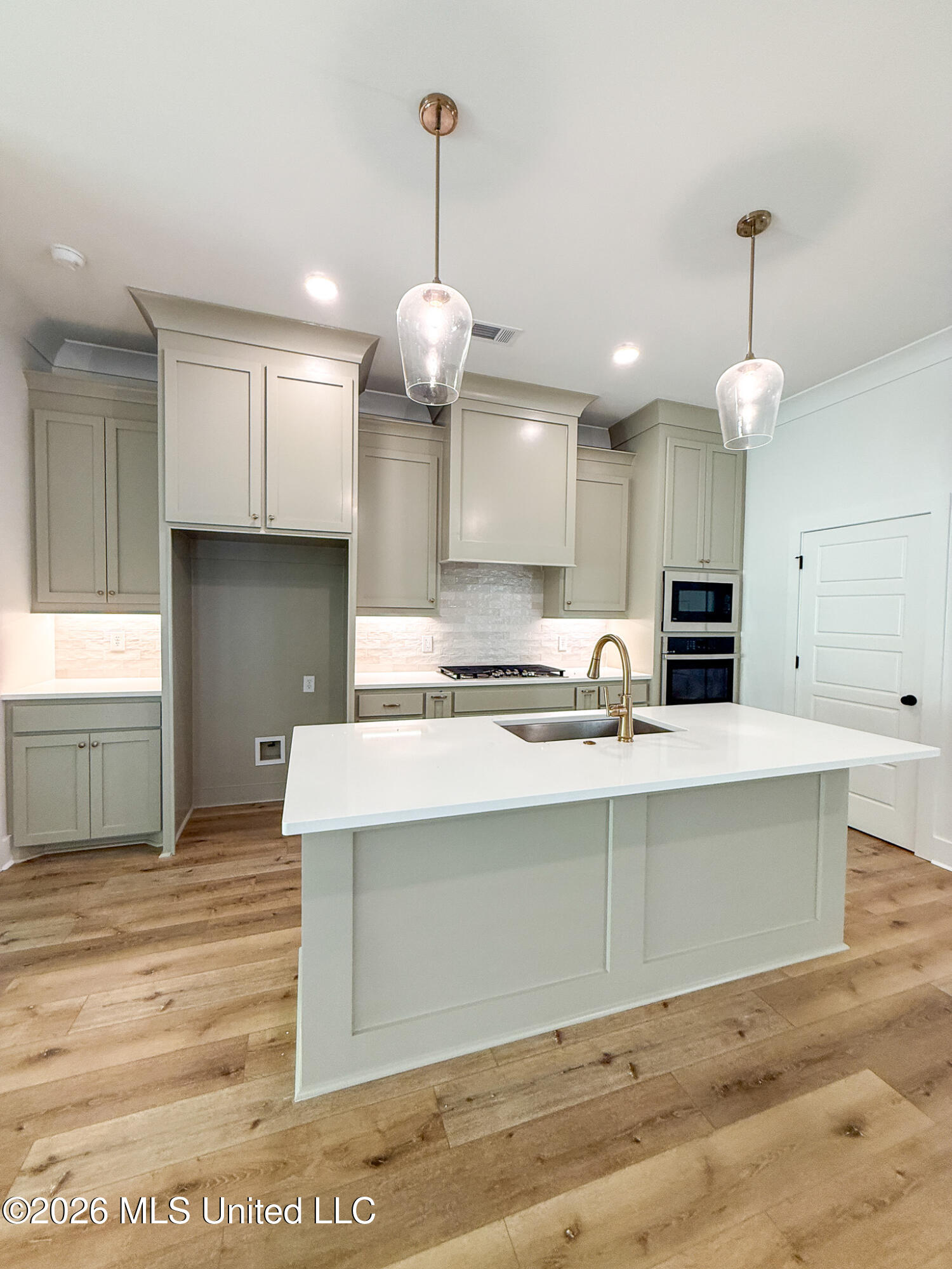 350 Oakville Circle Property Photo 9