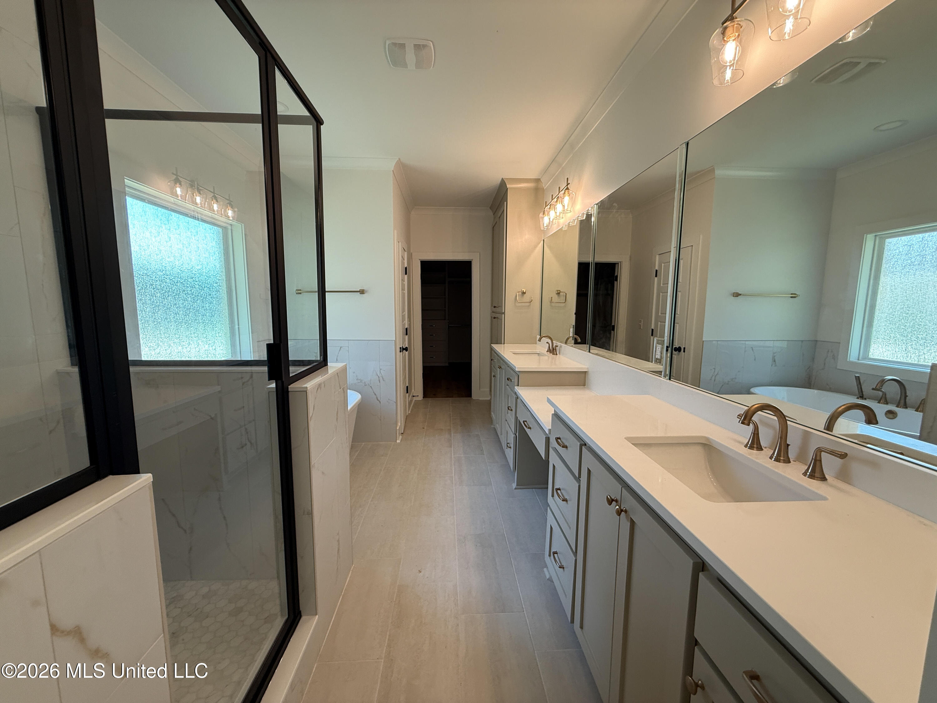 350 Oakville Circle Property Photo 18