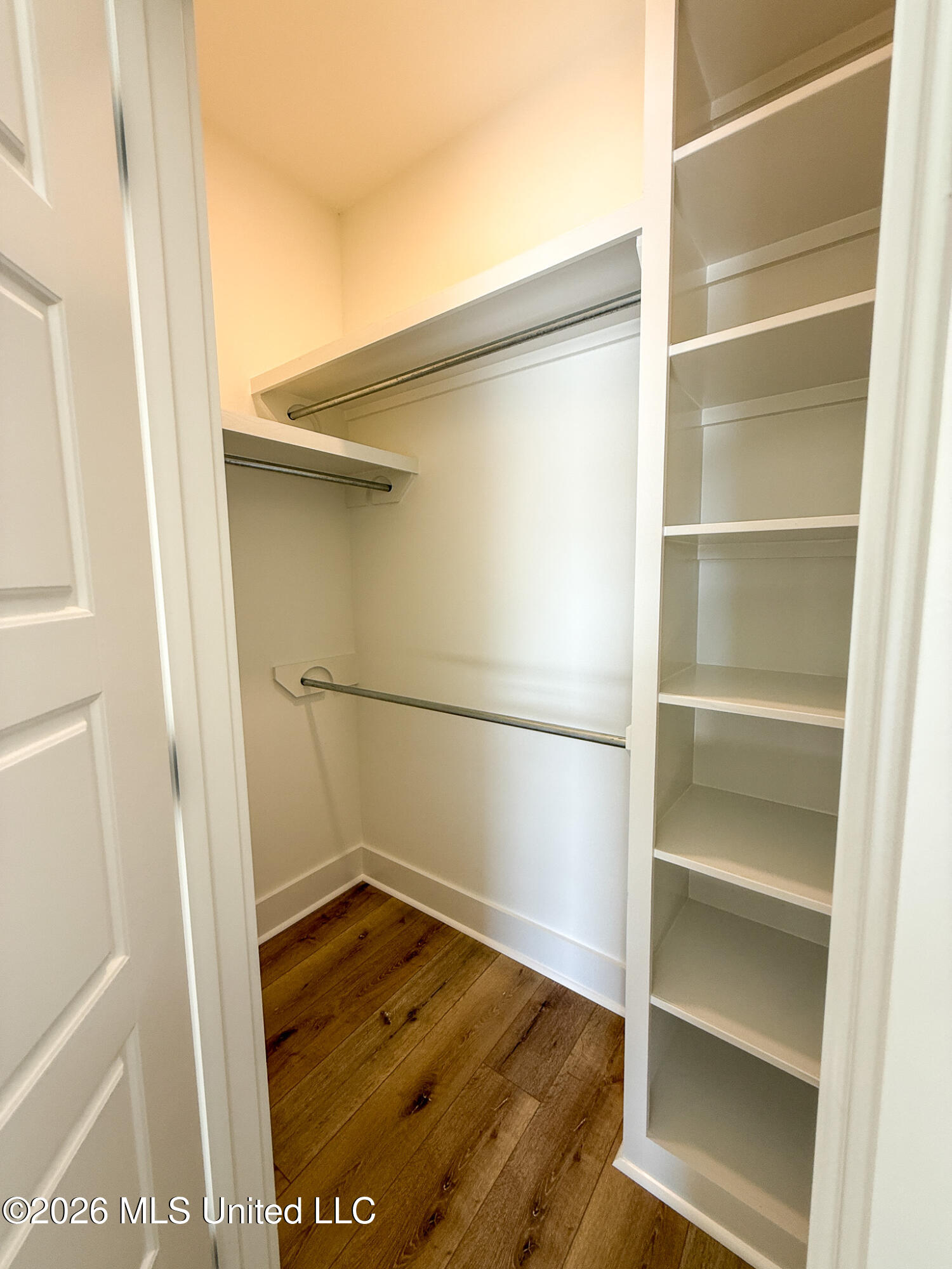 350 Oakville Circle Property Photo 24