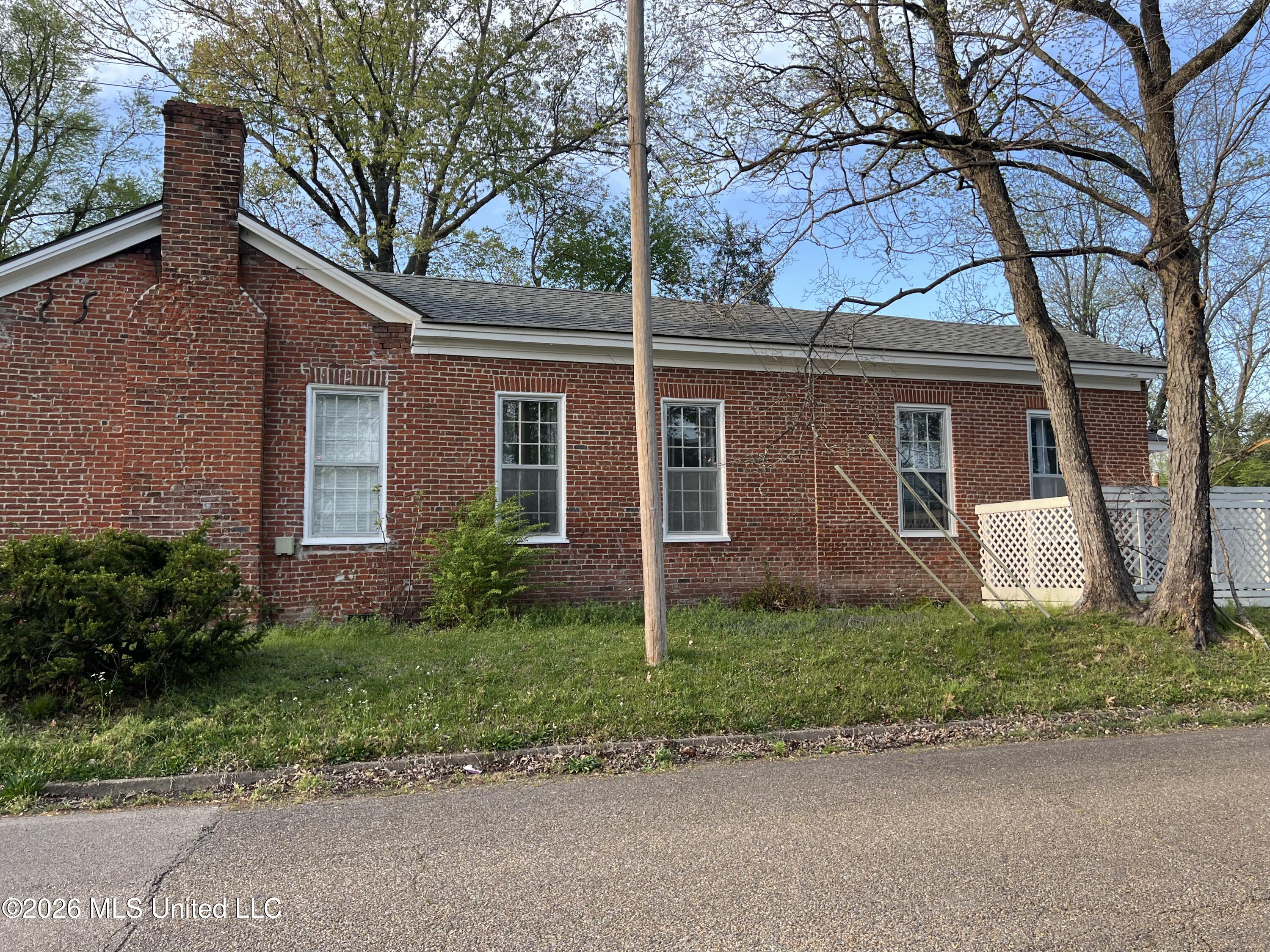 201 S Center Street Property Photo 5