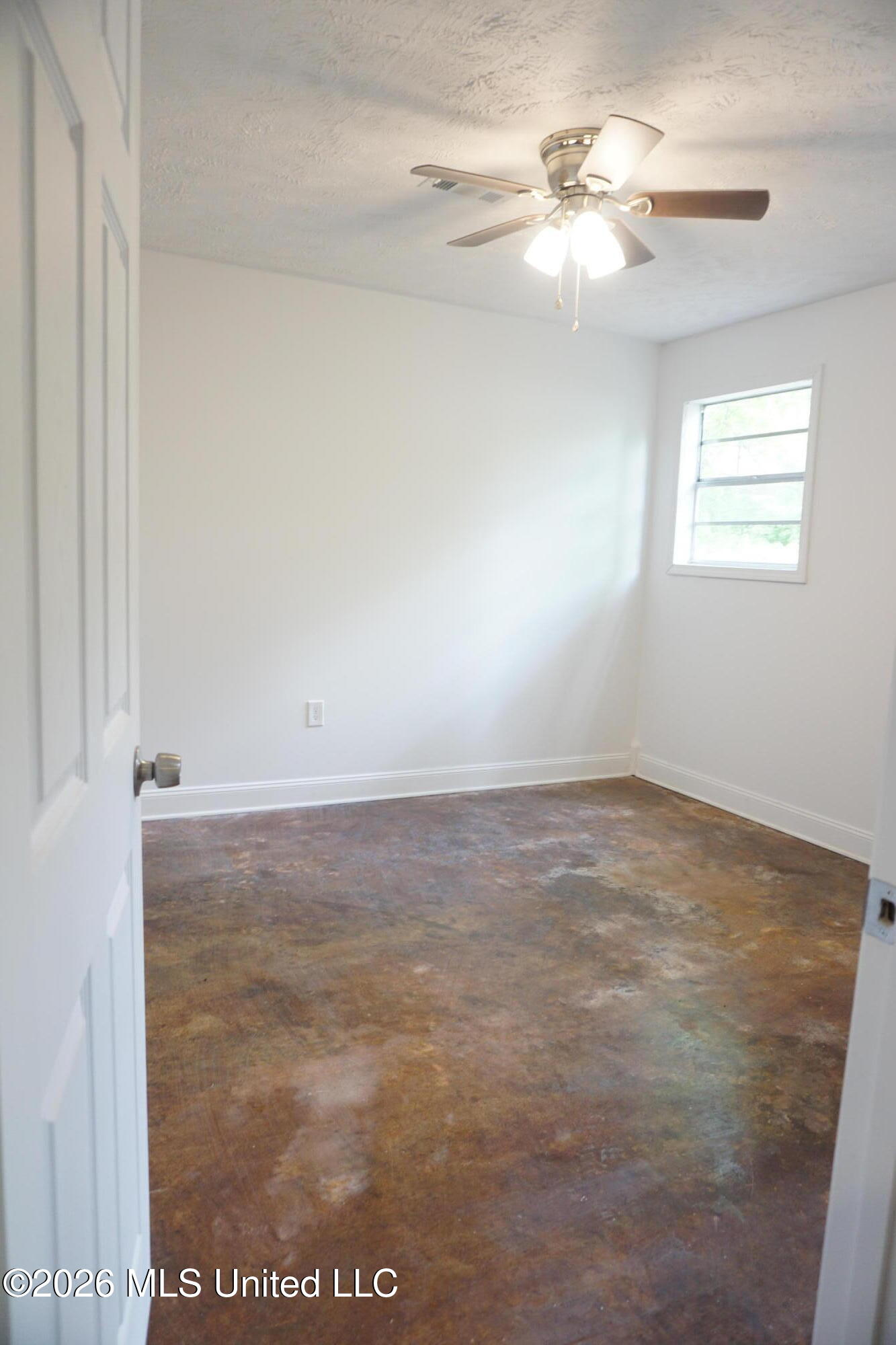 2814 Charleston Drive Property Photo 8