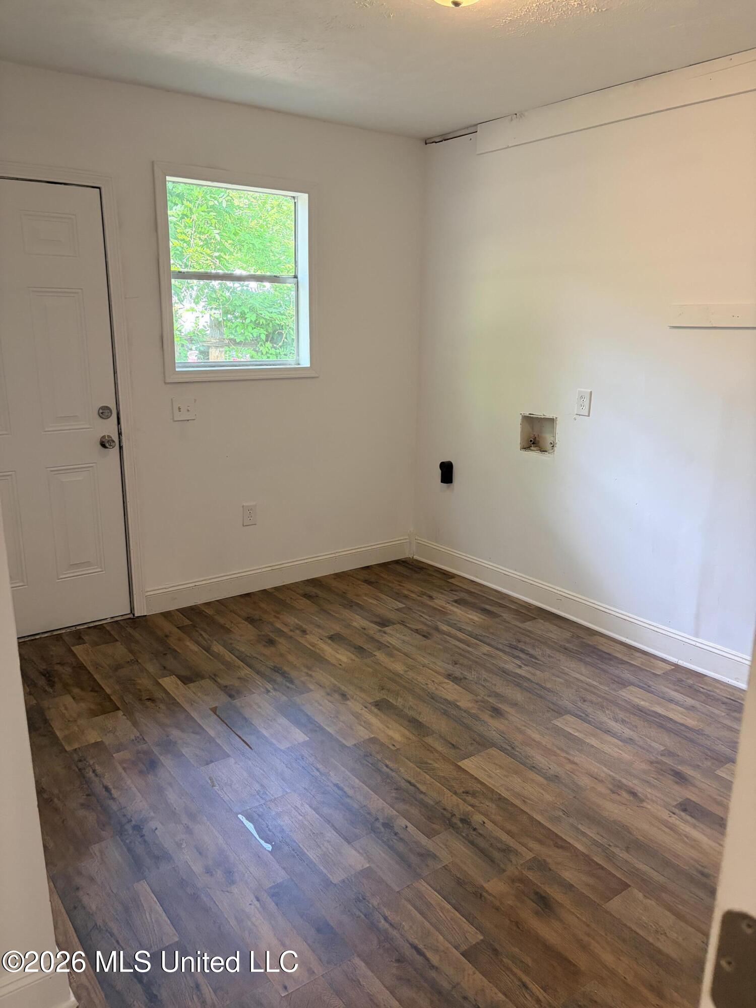 2814 Charleston Drive Property Photo 9