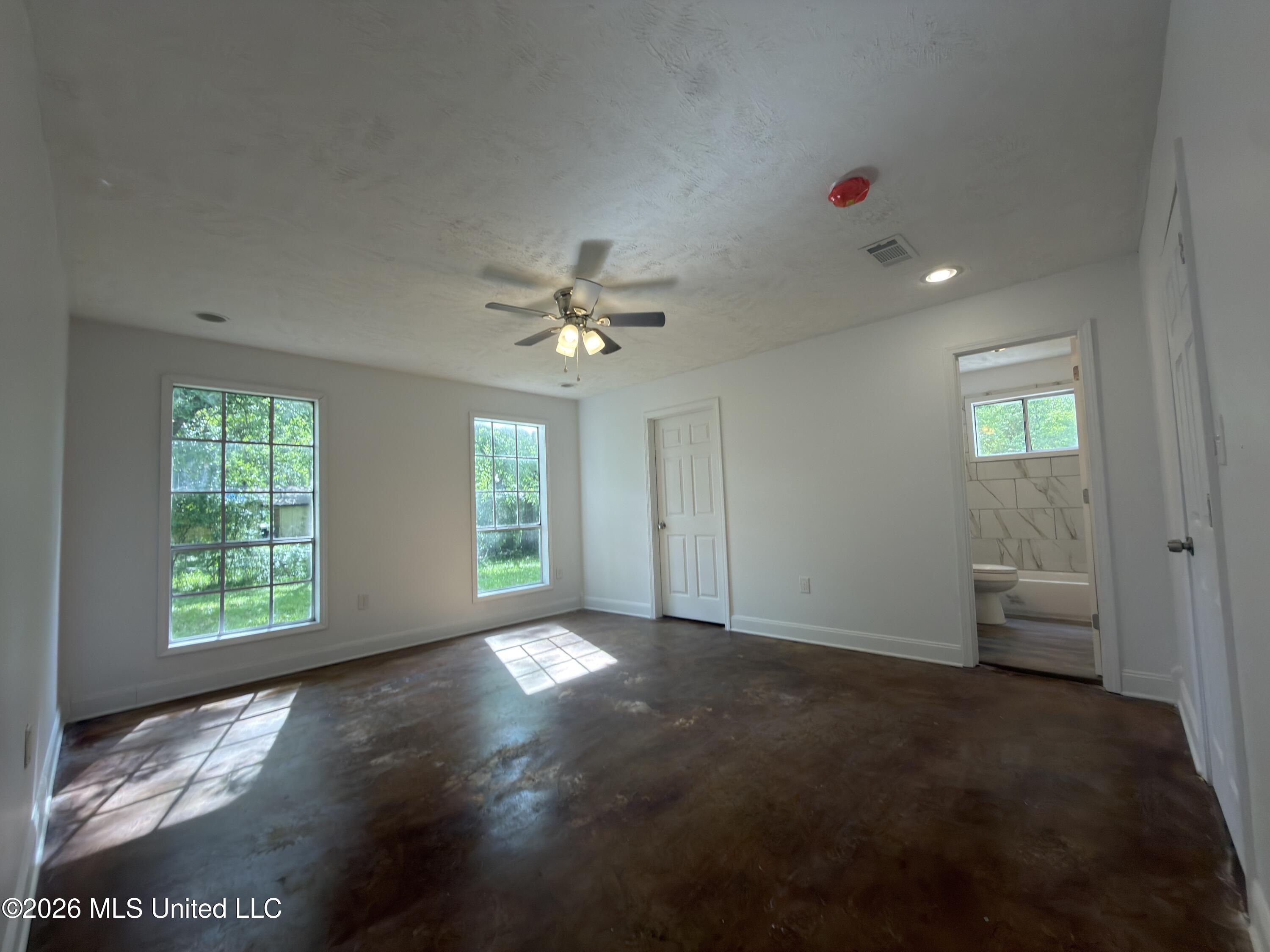 2814 Charleston Drive Property Photo 10