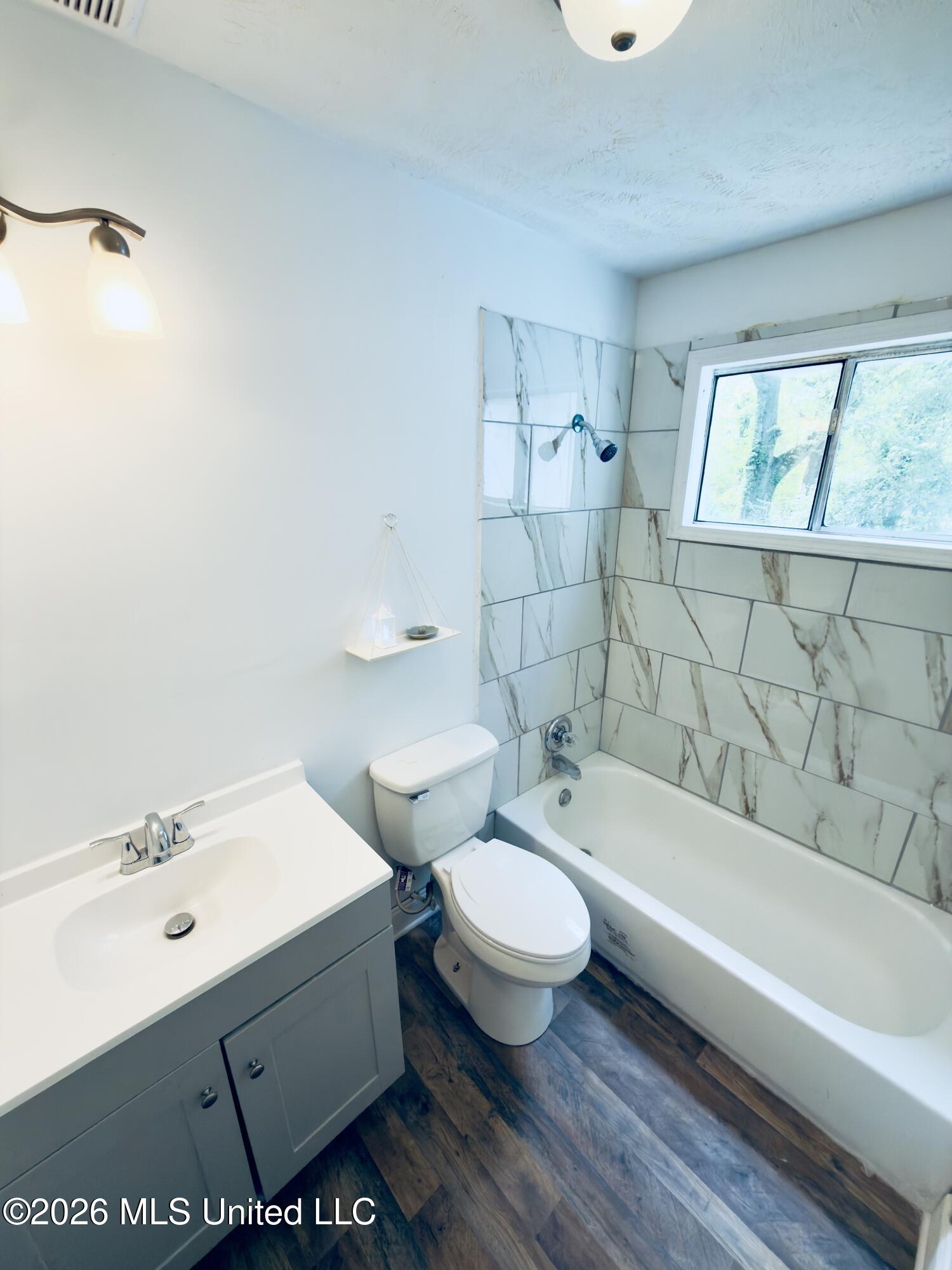 2814 Charleston Drive Property Photo 11