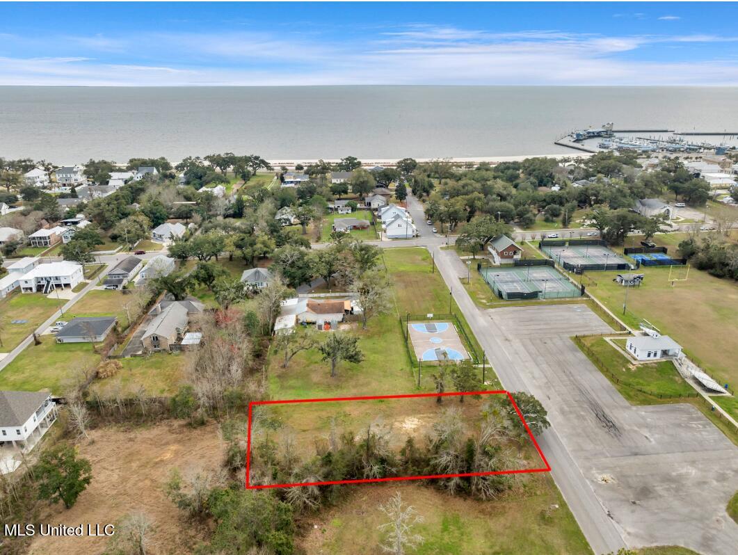 234 Fleitas Avenue Property Photo 1