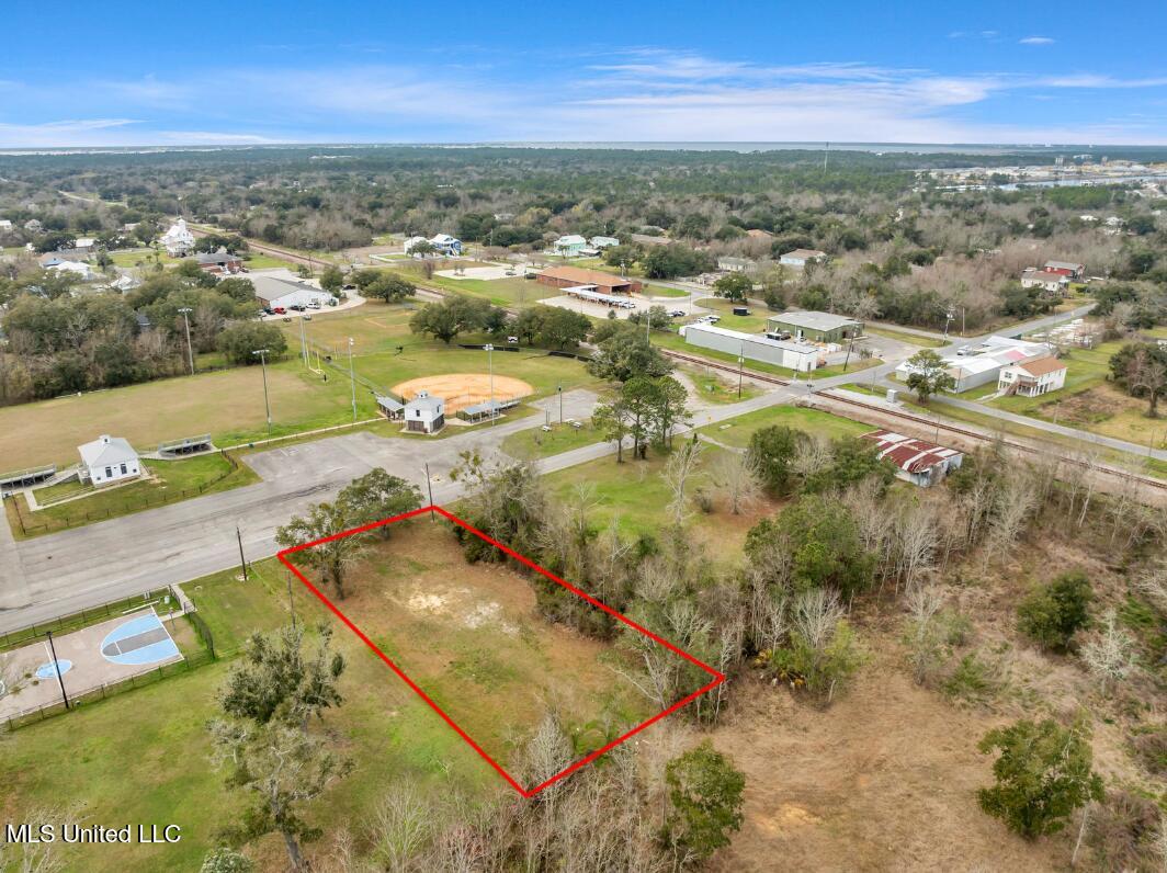 234 Fleitas Avenue Property Photo 3