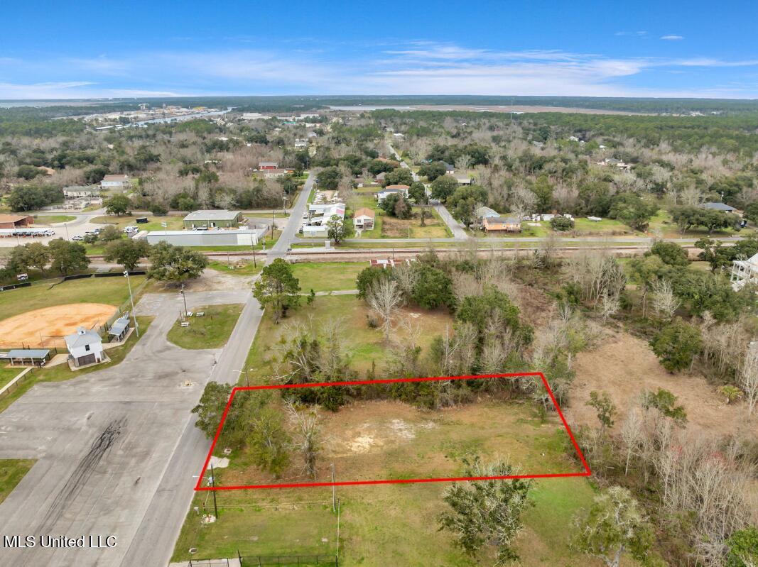 234 Fleitas Avenue Property Photo 4