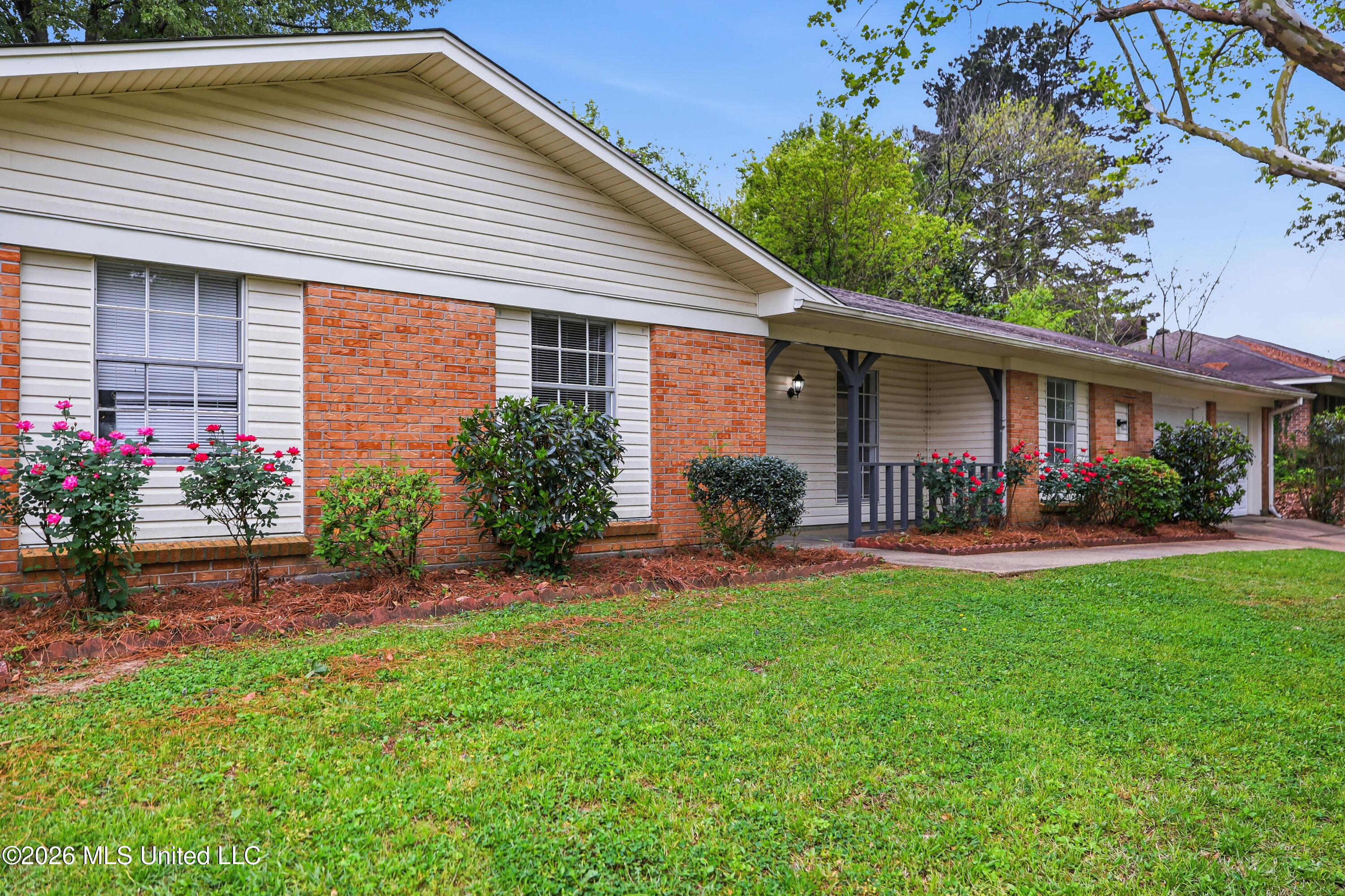 1206 Cliffdale Drive Property Photo 4