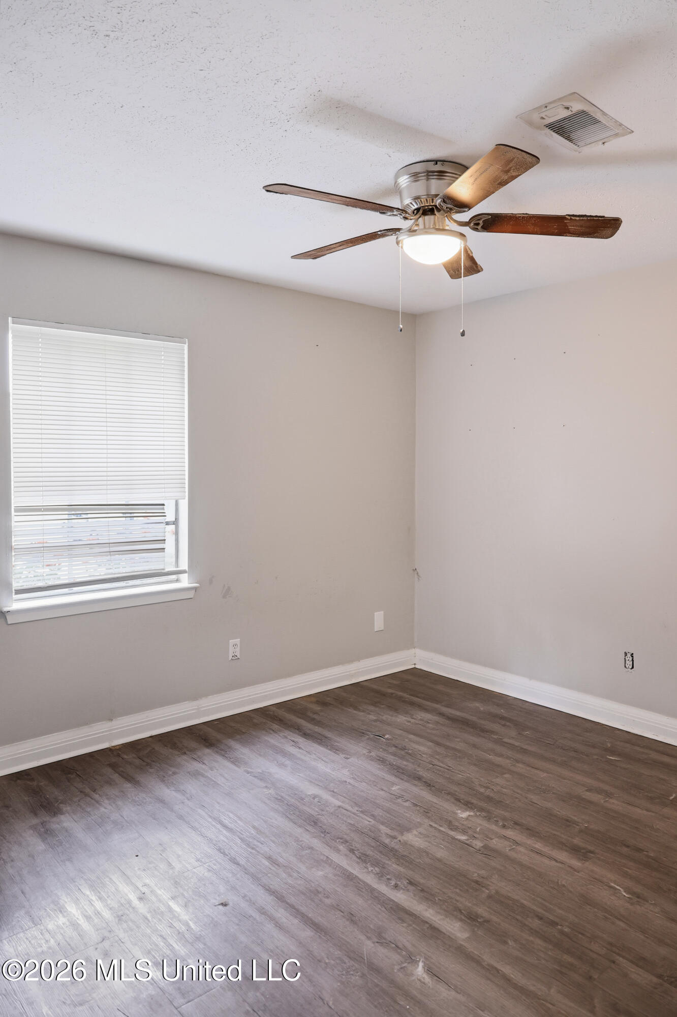 1206 Cliffdale Drive Property Photo 16