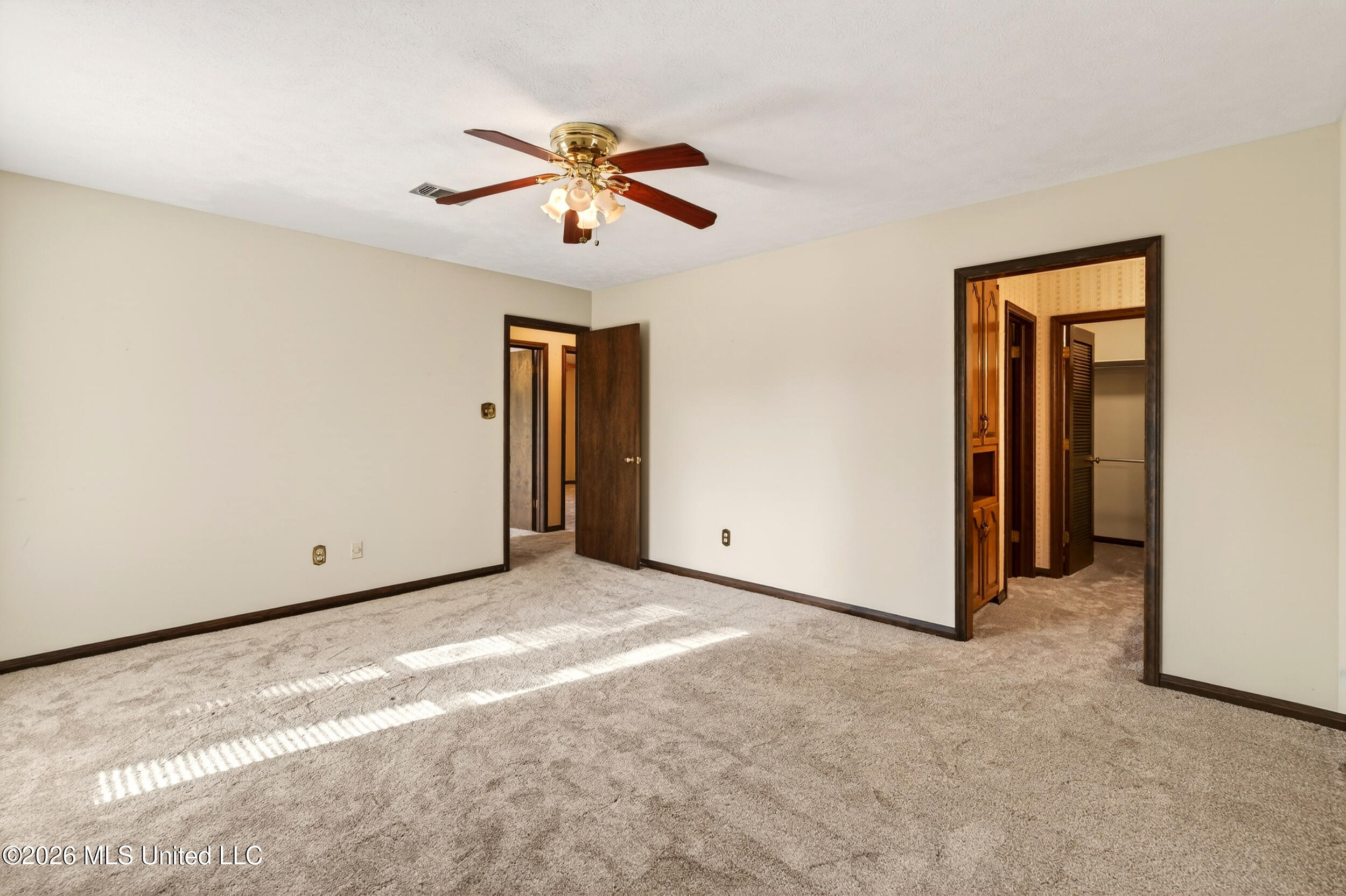 105 Country Club Drive Property Photo 33