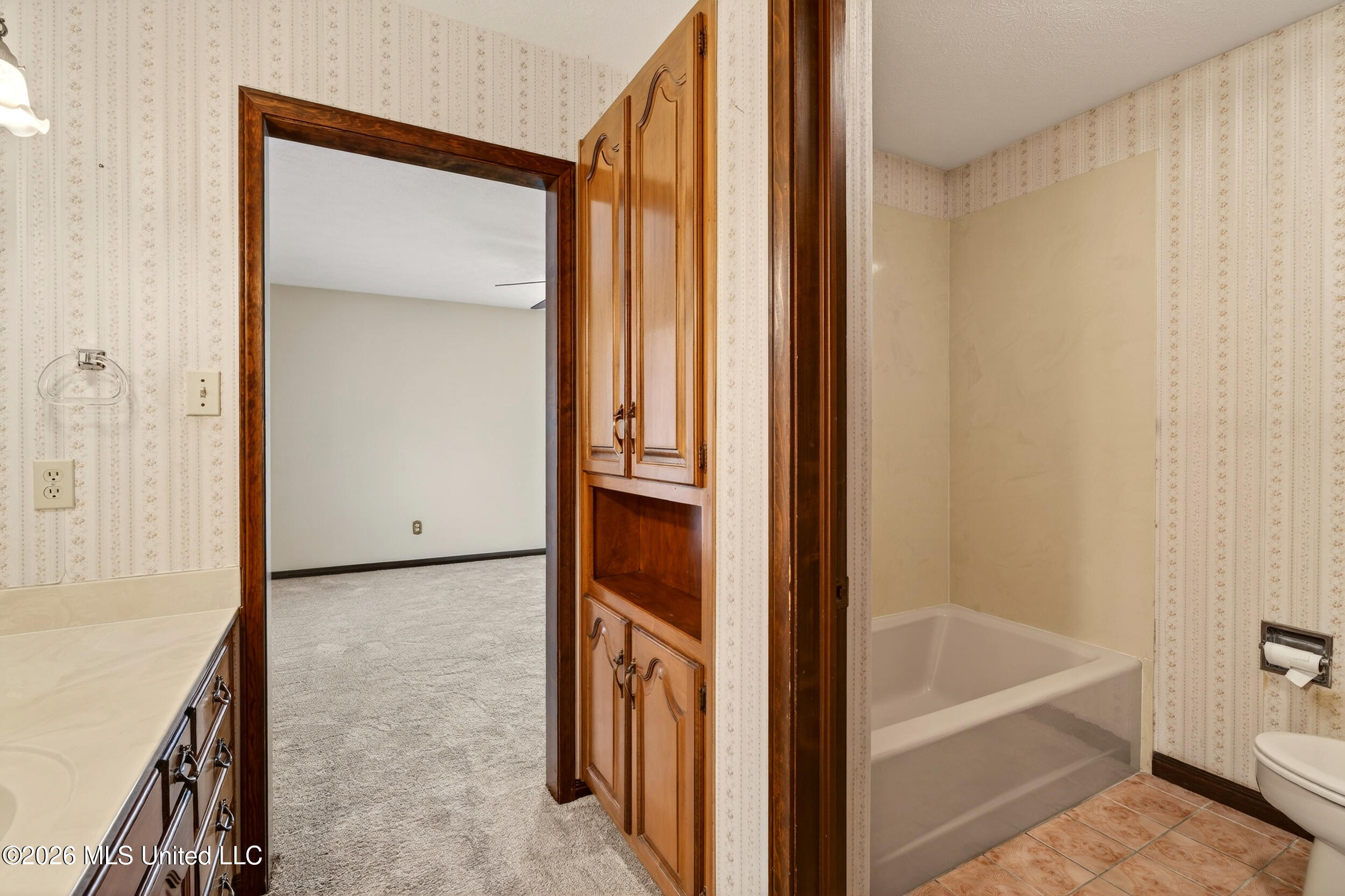 105 Country Club Drive Property Photo 37