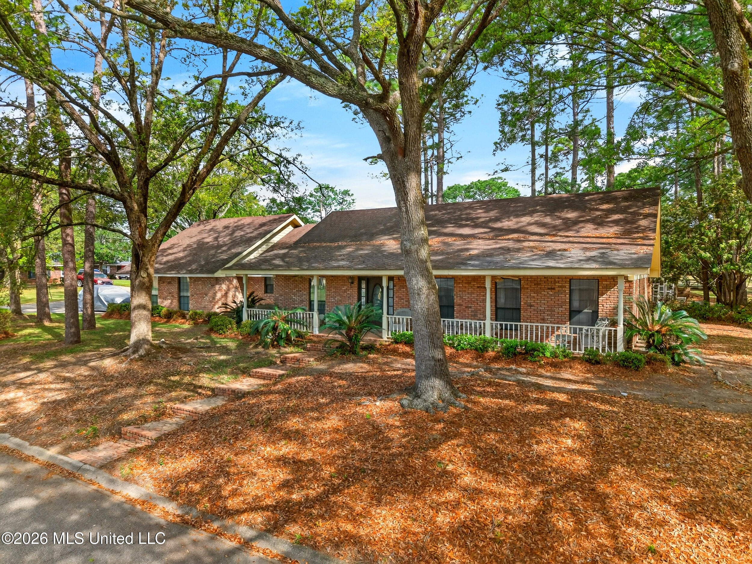 105 Country Club Drive Property Photo 45