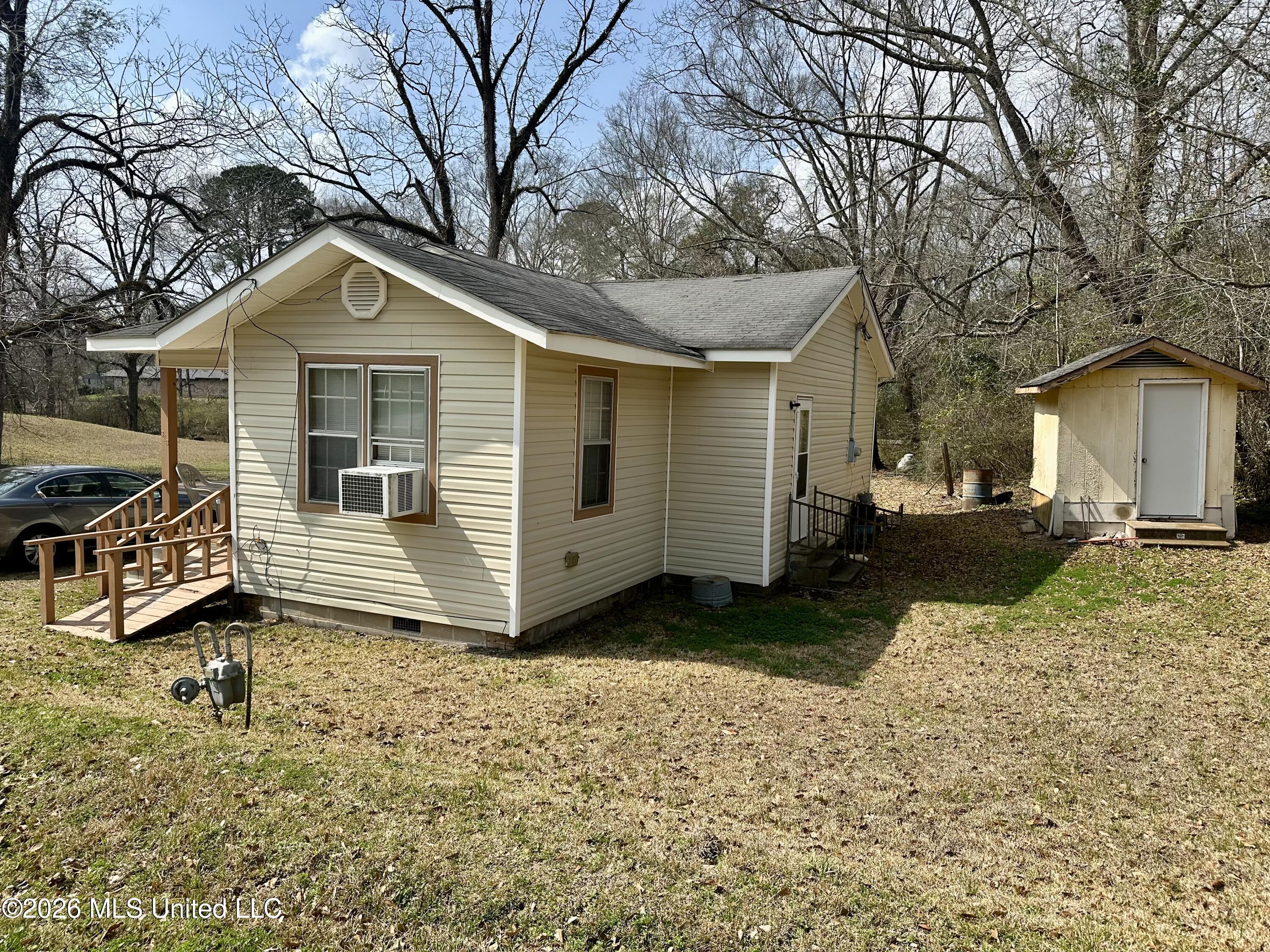 313 Josephine Street Property Photo 2
