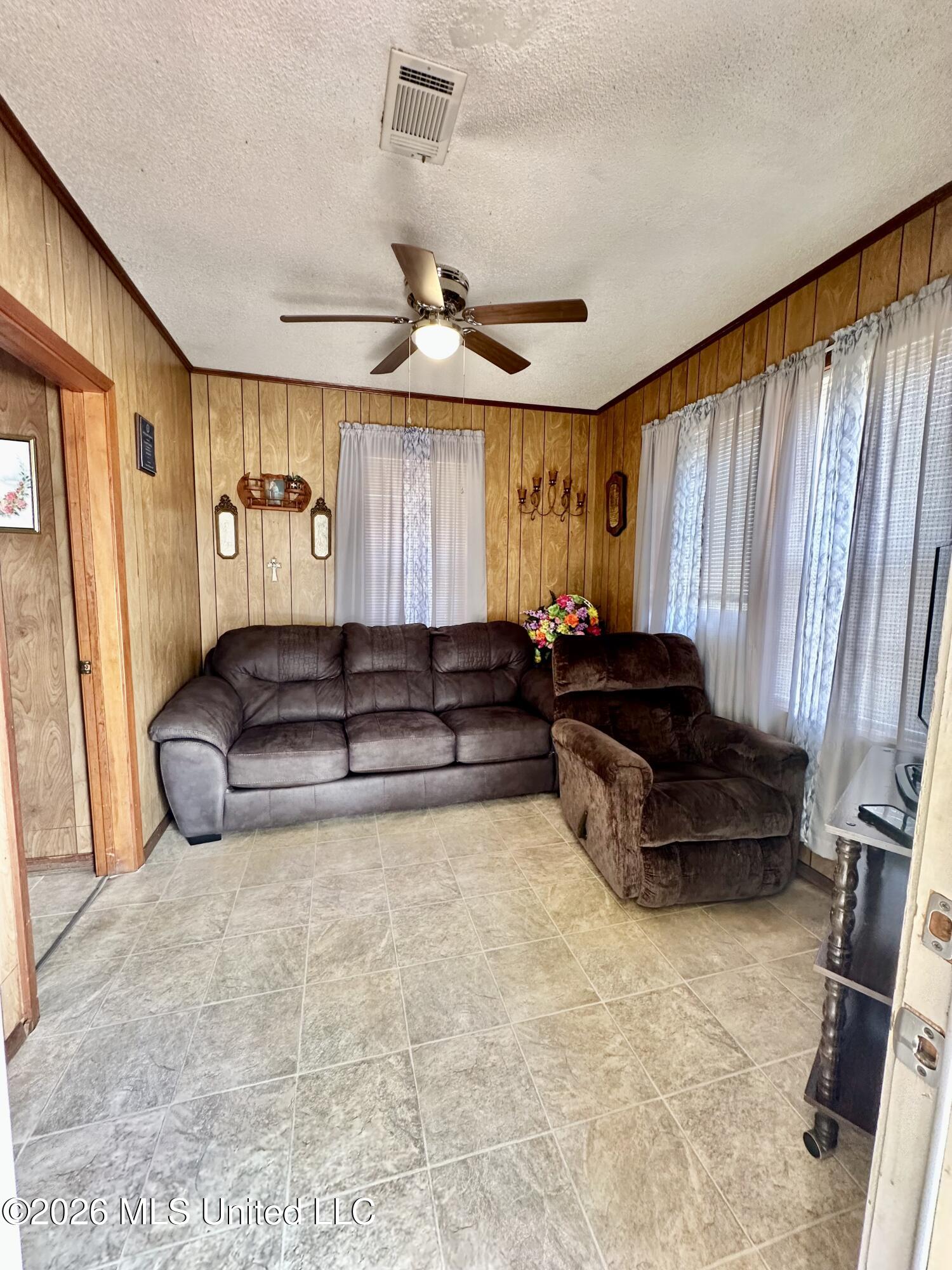 313 Josephine Street Property Photo 5