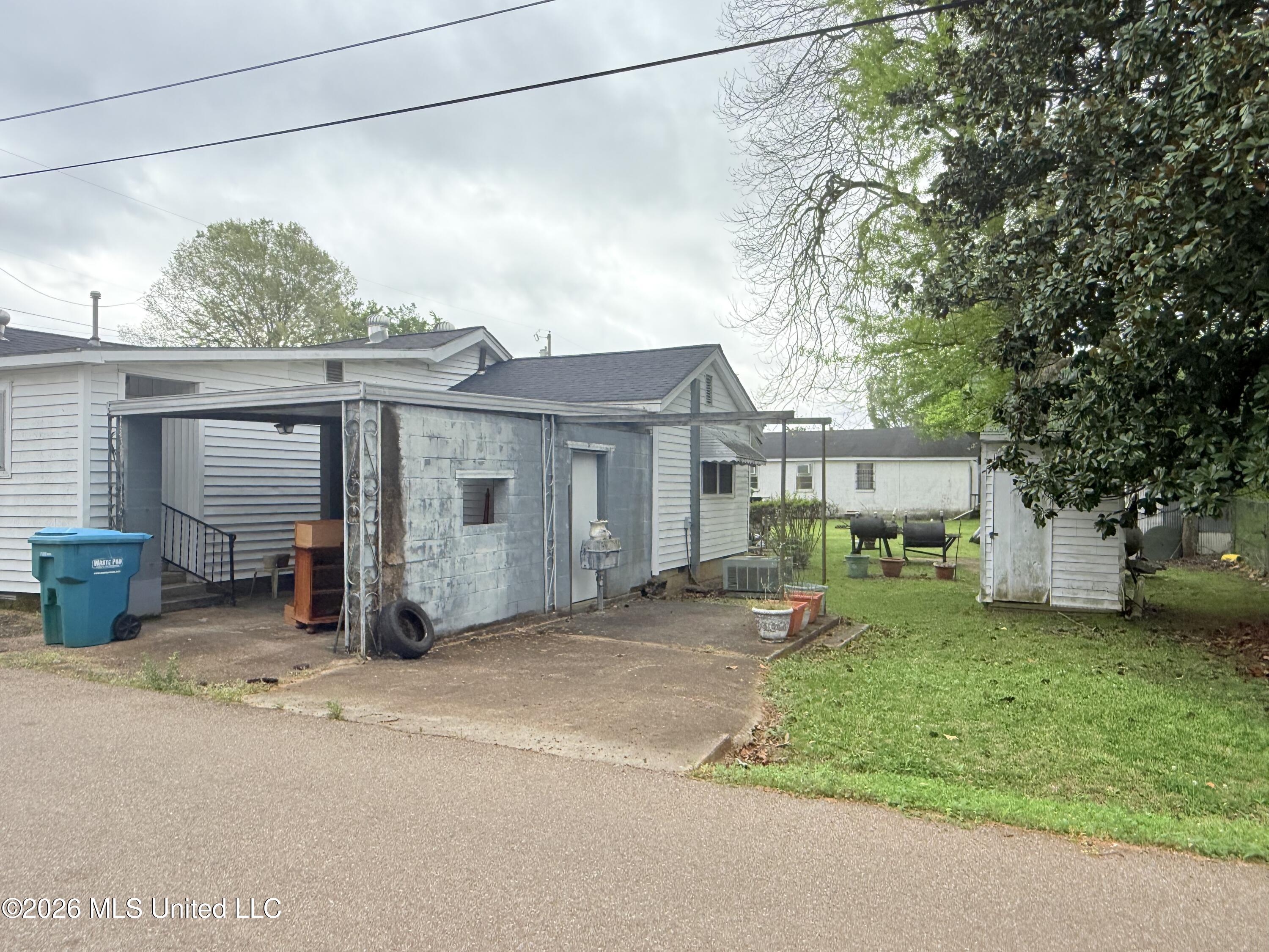1059 Fox Street Property Photo 2