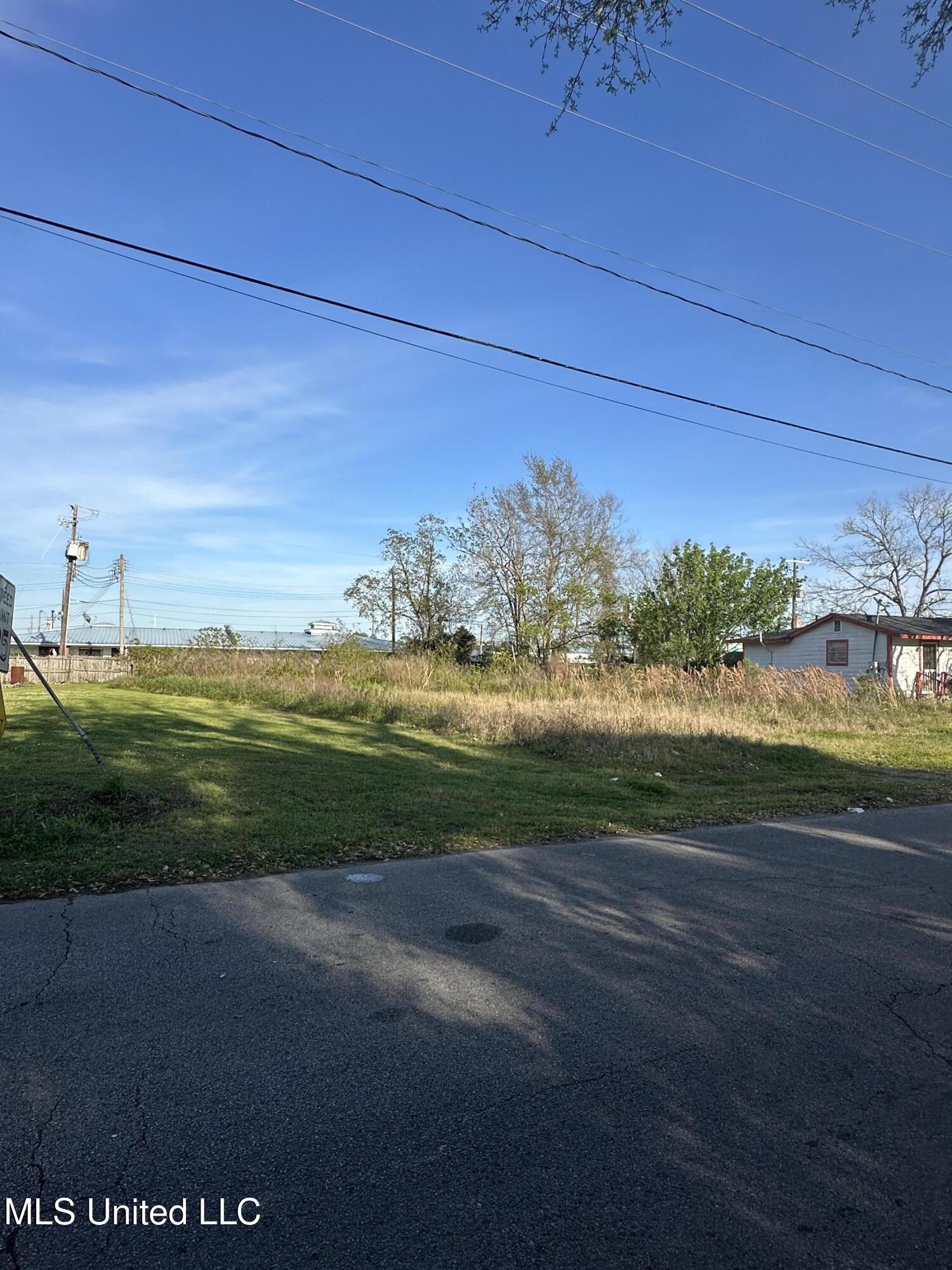 3804 Victor Street Property Photo 4