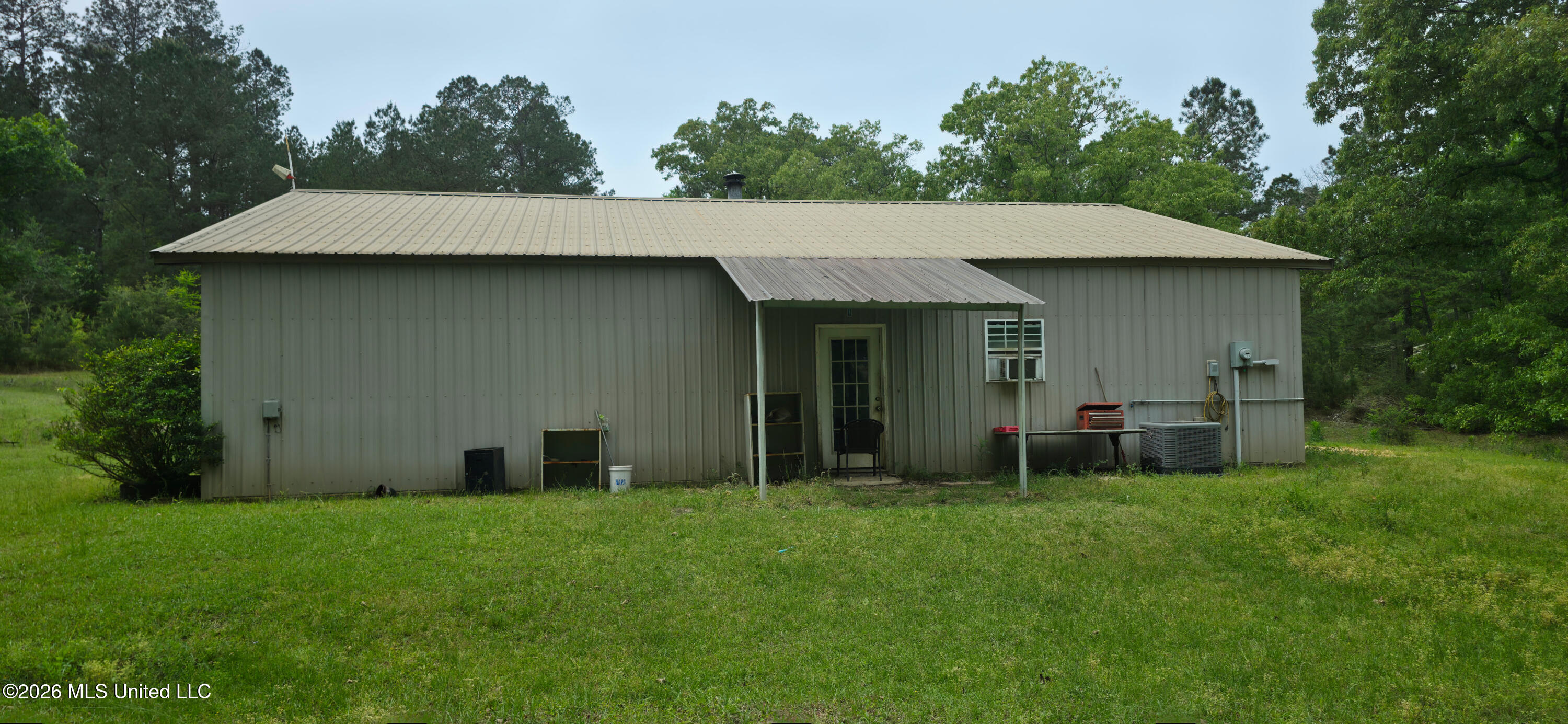 2002 Sherwood Drive Property Photo 5
