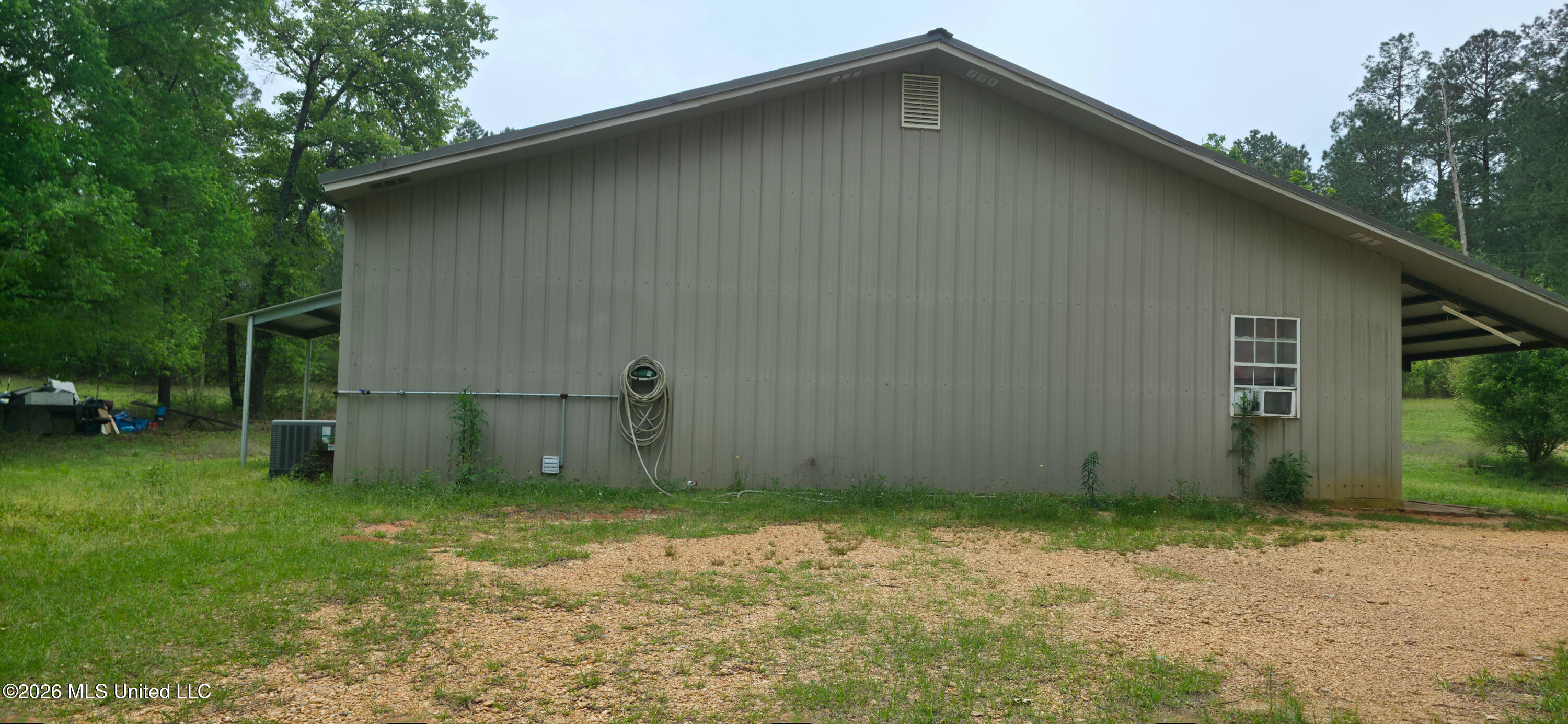2002 Sherwood Drive Property Photo 6