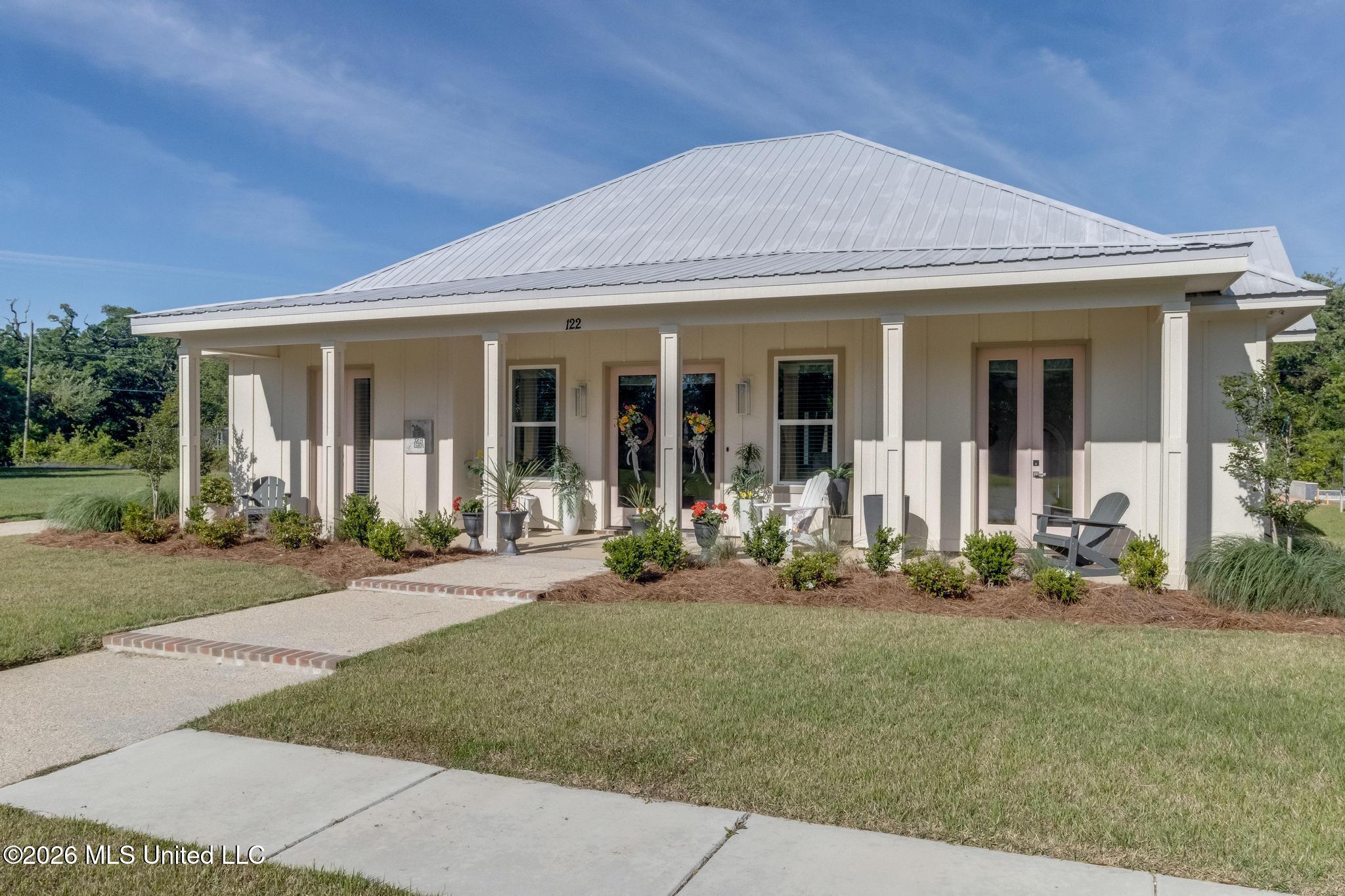 122 Seaside Oaks Drive Property Photo 2