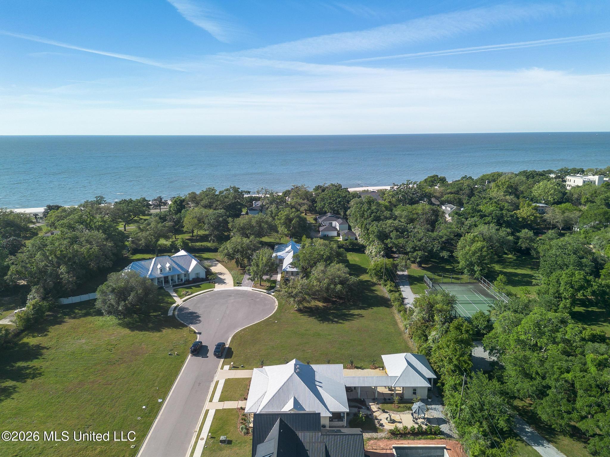 122 Seaside Oaks Drive Property Photo 6