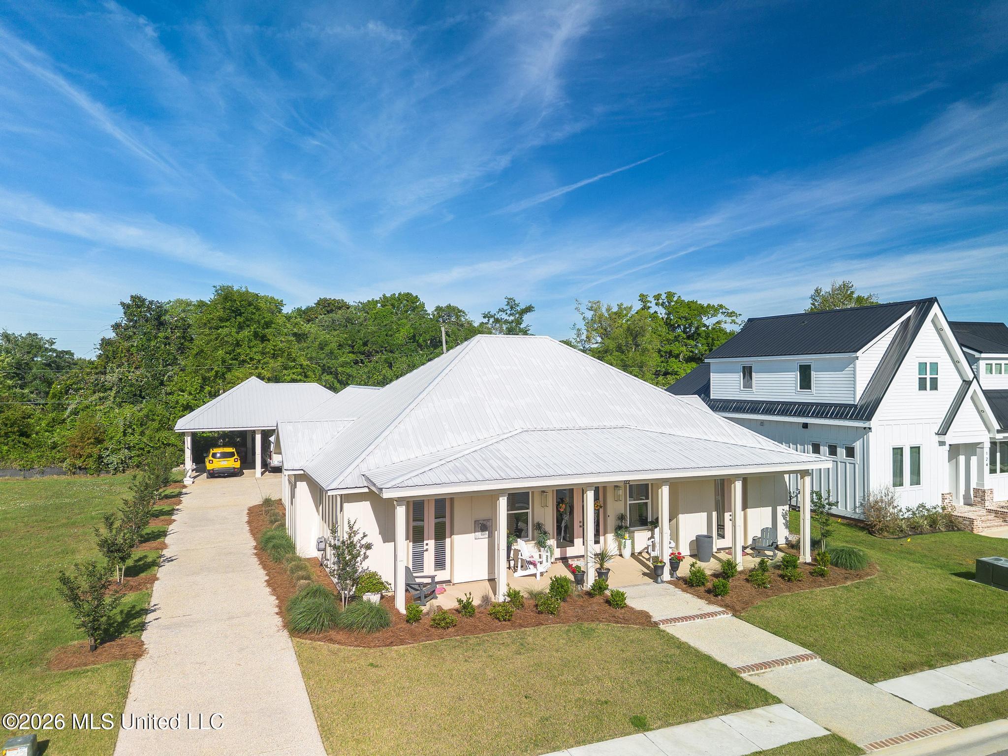 122 Seaside Oaks Drive Property Photo 8