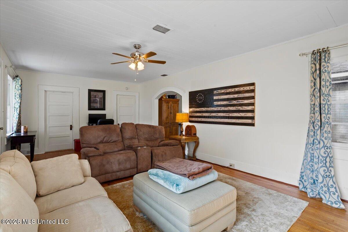 172 Holmes Street Property Photo 8