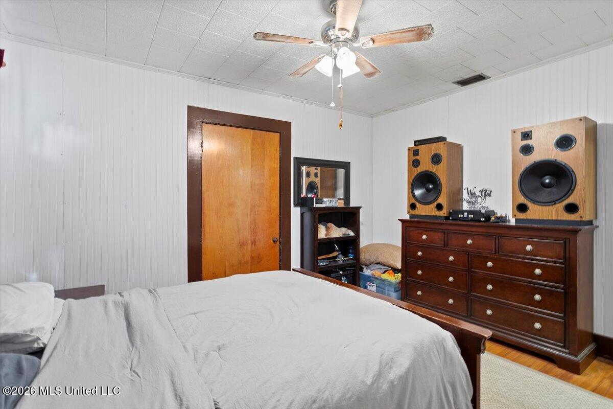 172 Holmes Street Property Photo 14