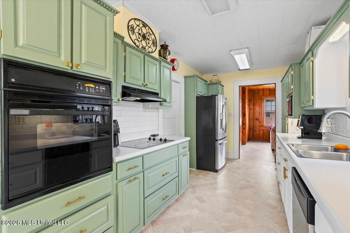 172 Holmes Street Property Photo 18