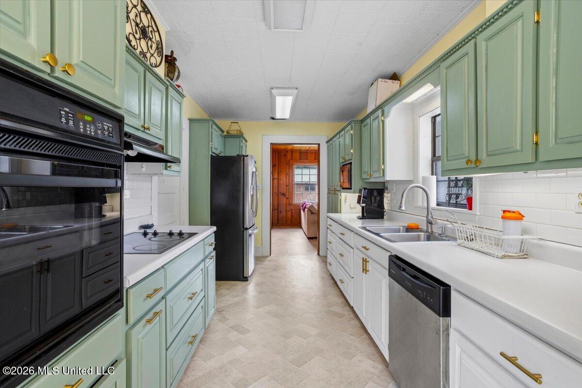 172 Holmes Street Property Photo 20