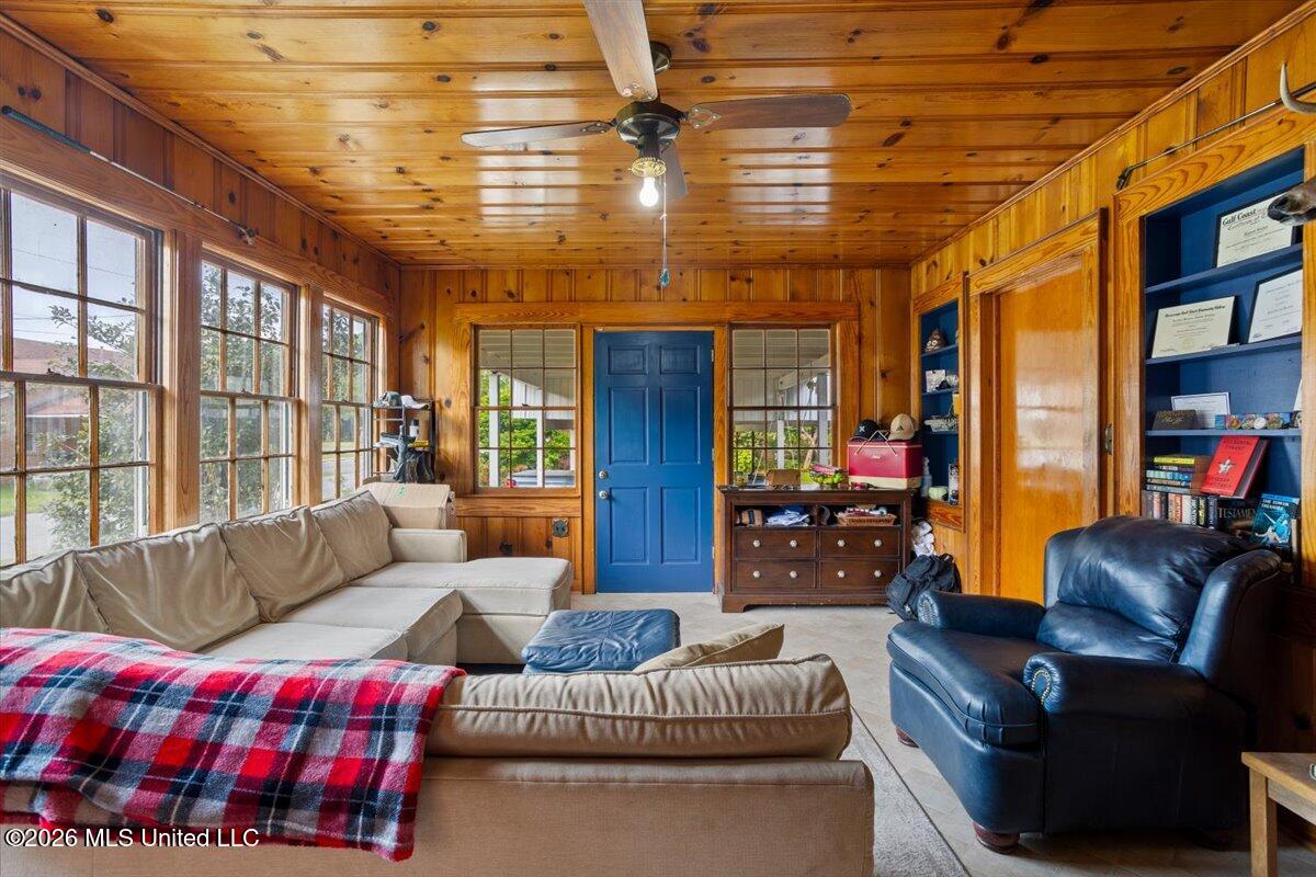 172 Holmes Street Property Photo 25