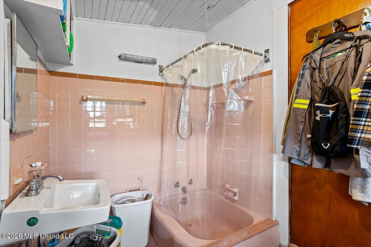 172 Holmes Street Property Photo 28