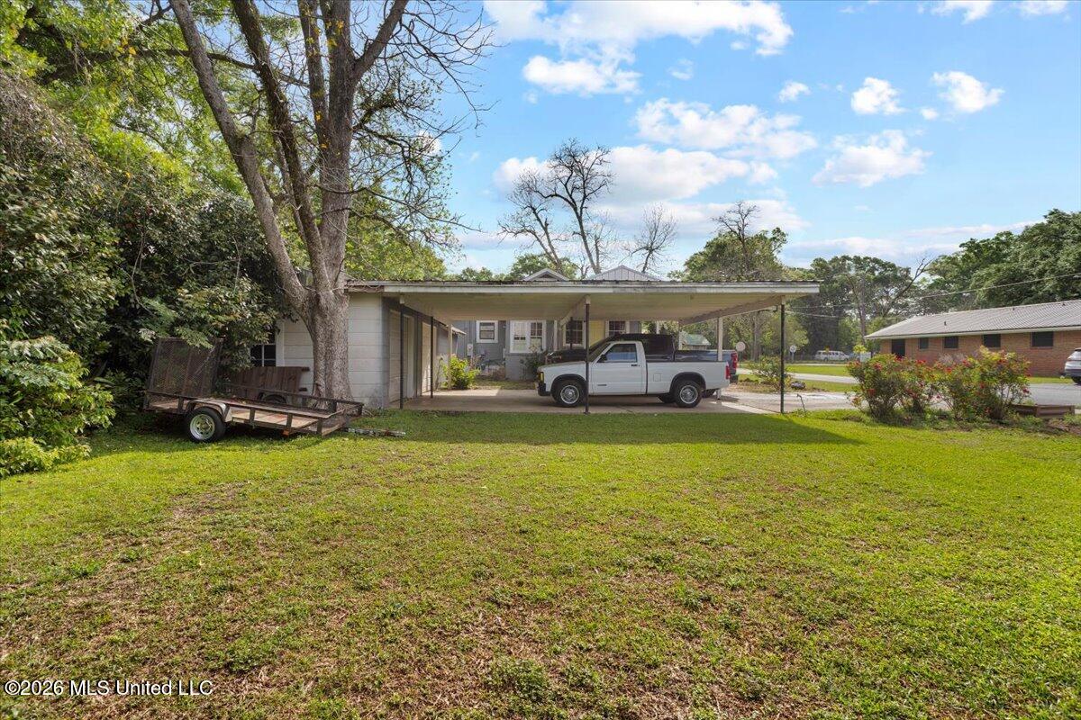 172 Holmes Street Property Photo 36
