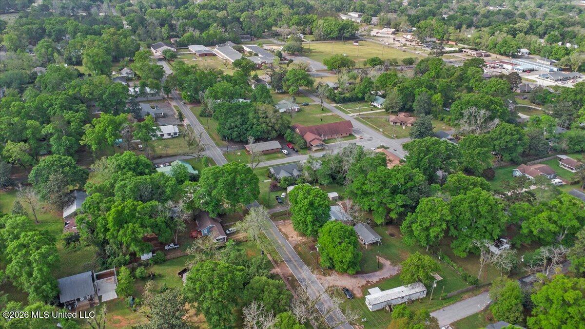 172 Holmes Street Property Photo 39
