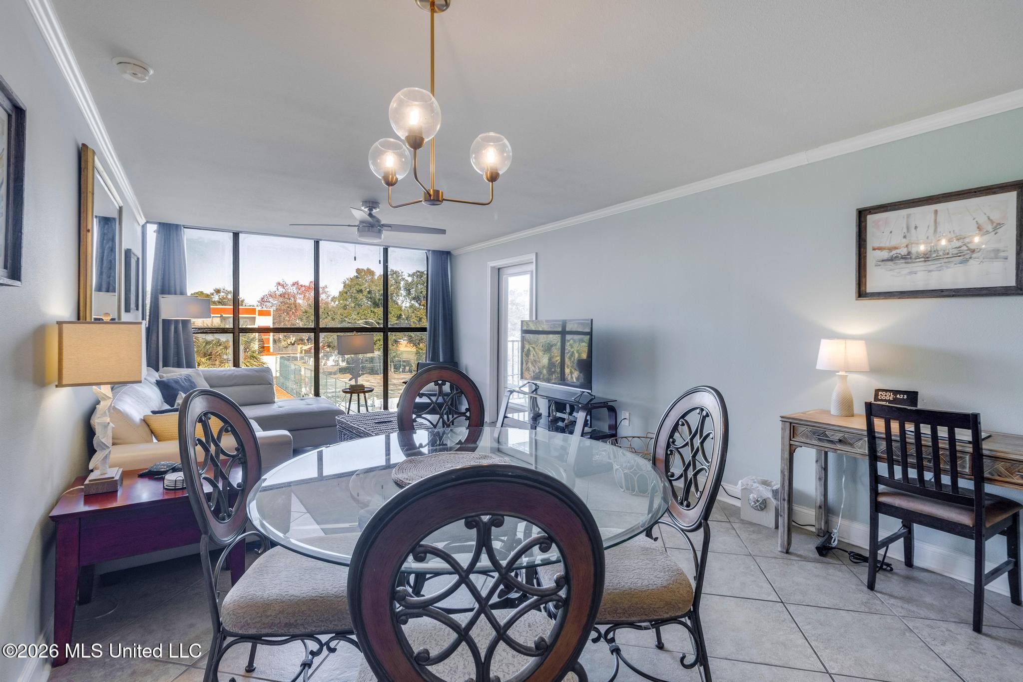 2046 Beach Boulevard Property Photo 7