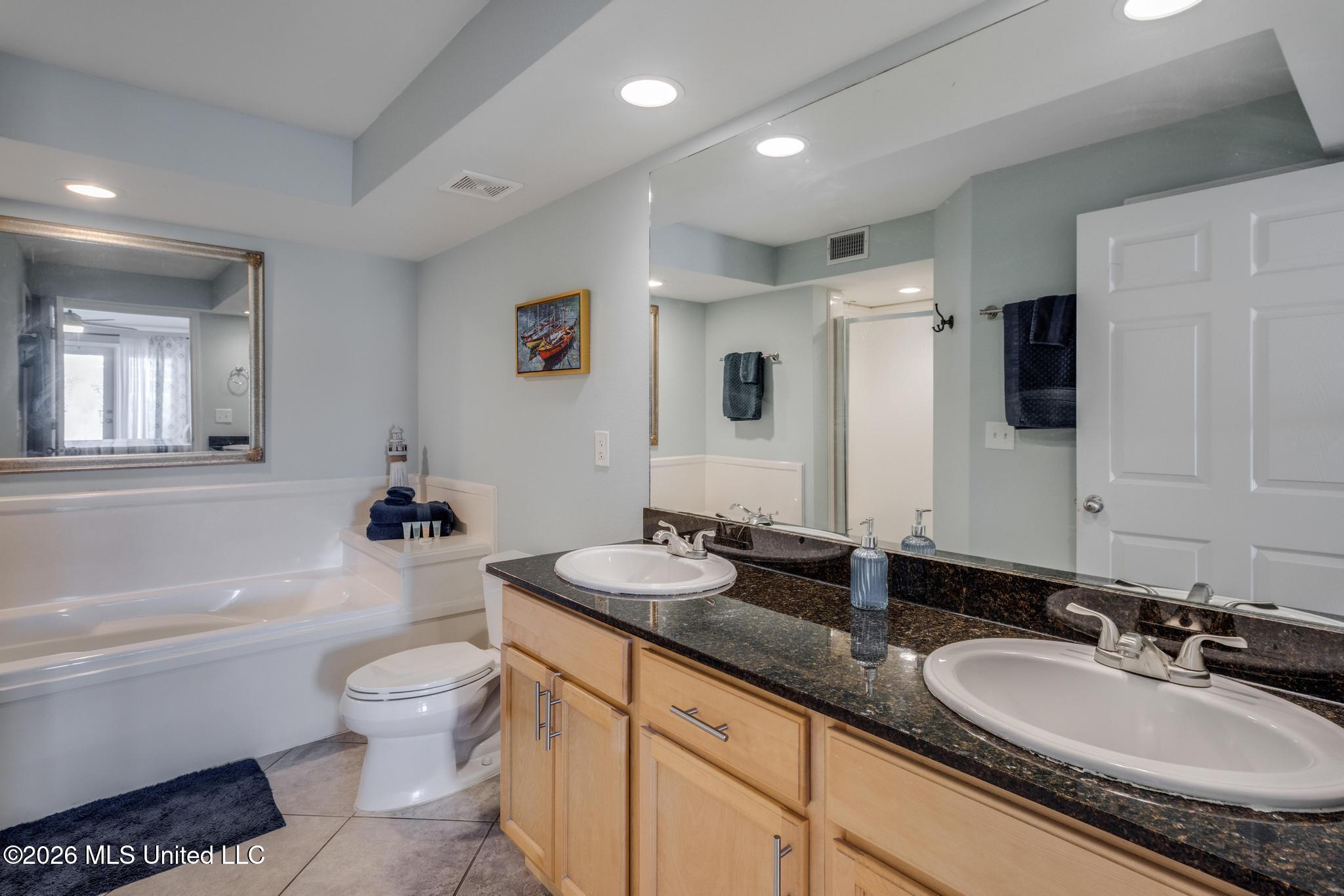 2046 Beach Boulevard Property Photo 12