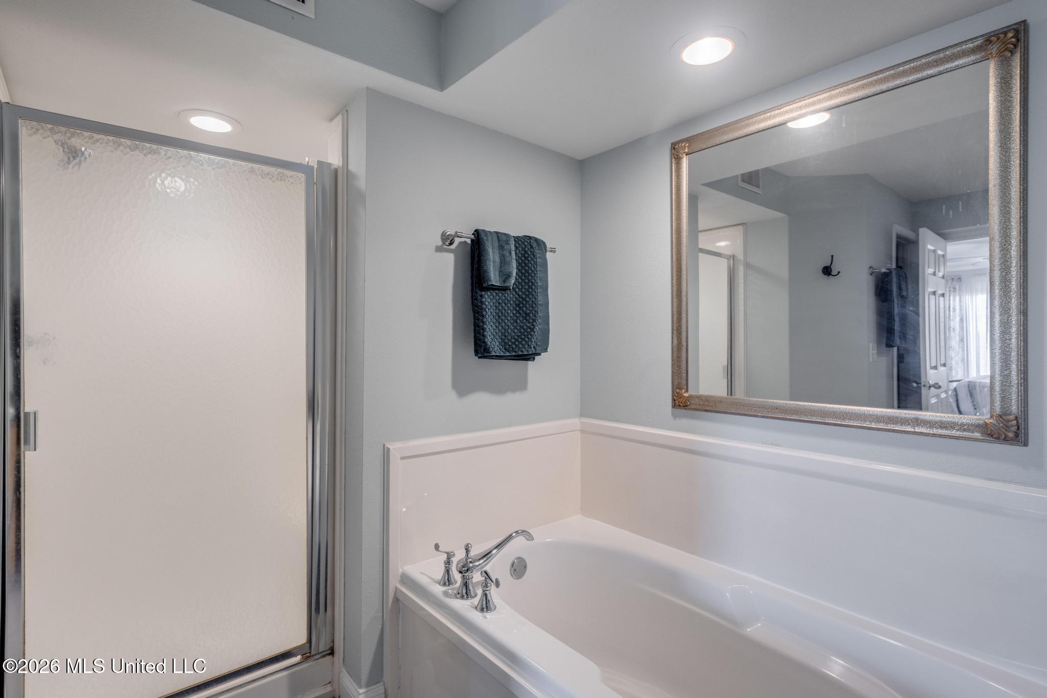 2046 Beach Boulevard Property Photo 13