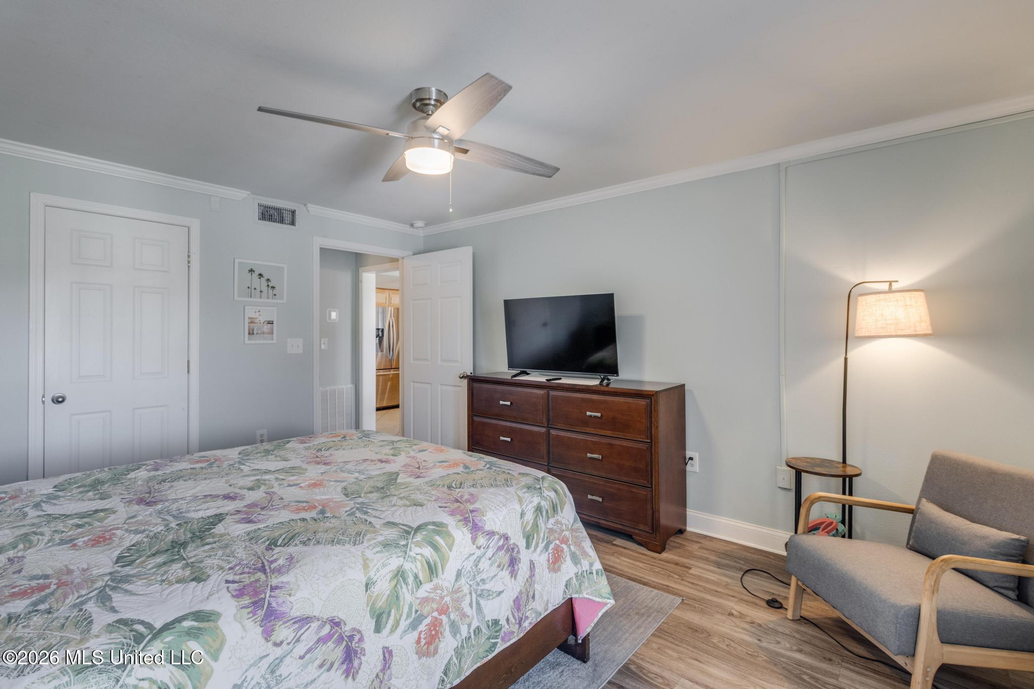 2046 Beach Boulevard Property Photo 16