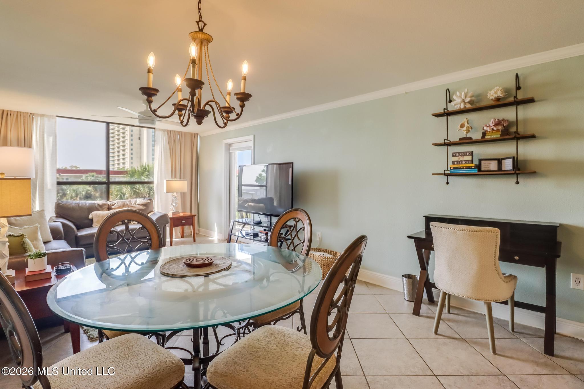 2046 Beach Boulevard Property Photo 8