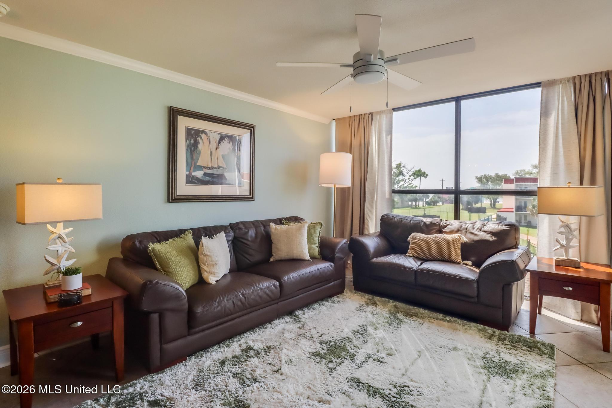 2046 Beach Boulevard Property Photo 9