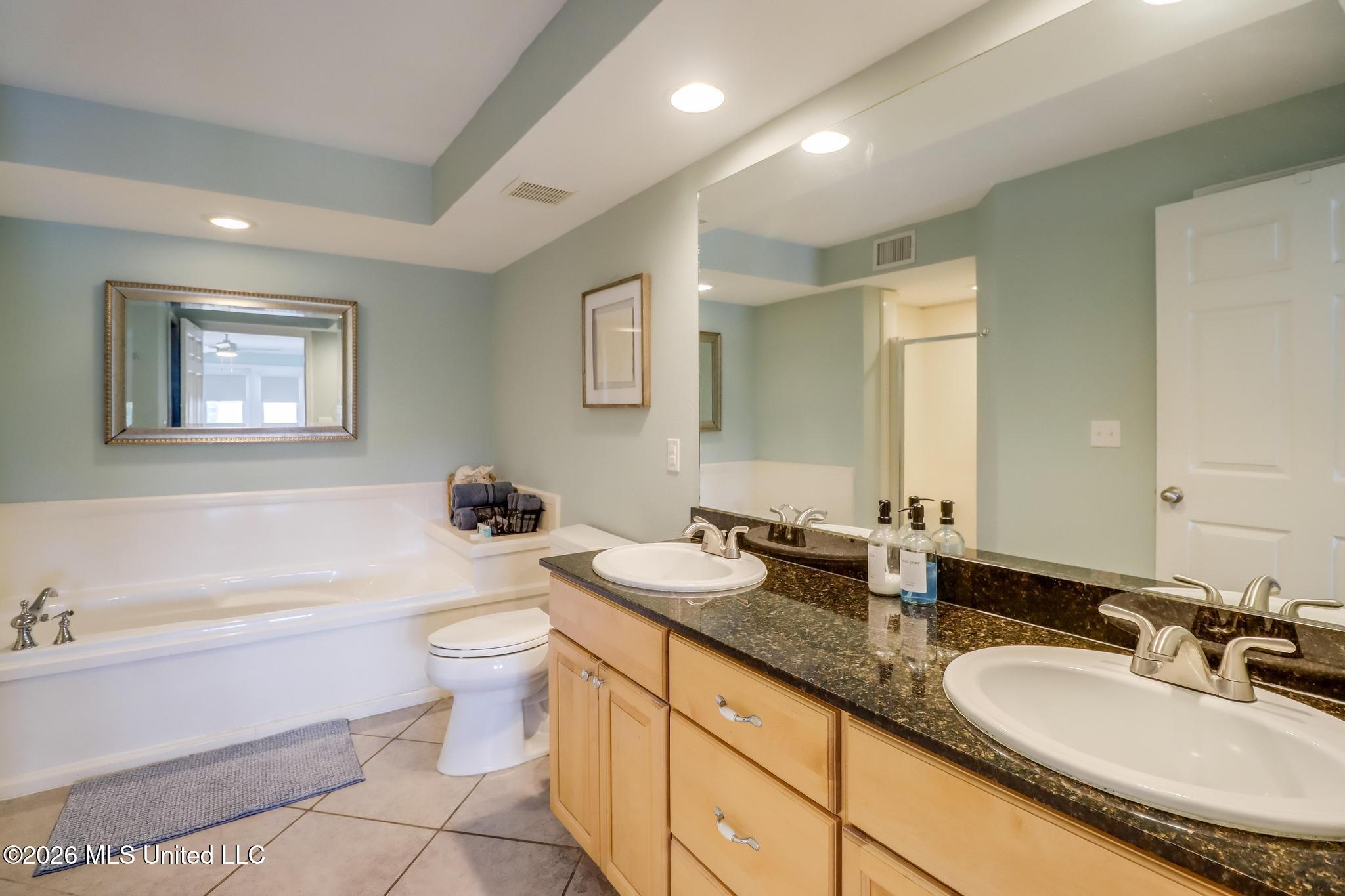 2046 Beach Boulevard Property Photo 14