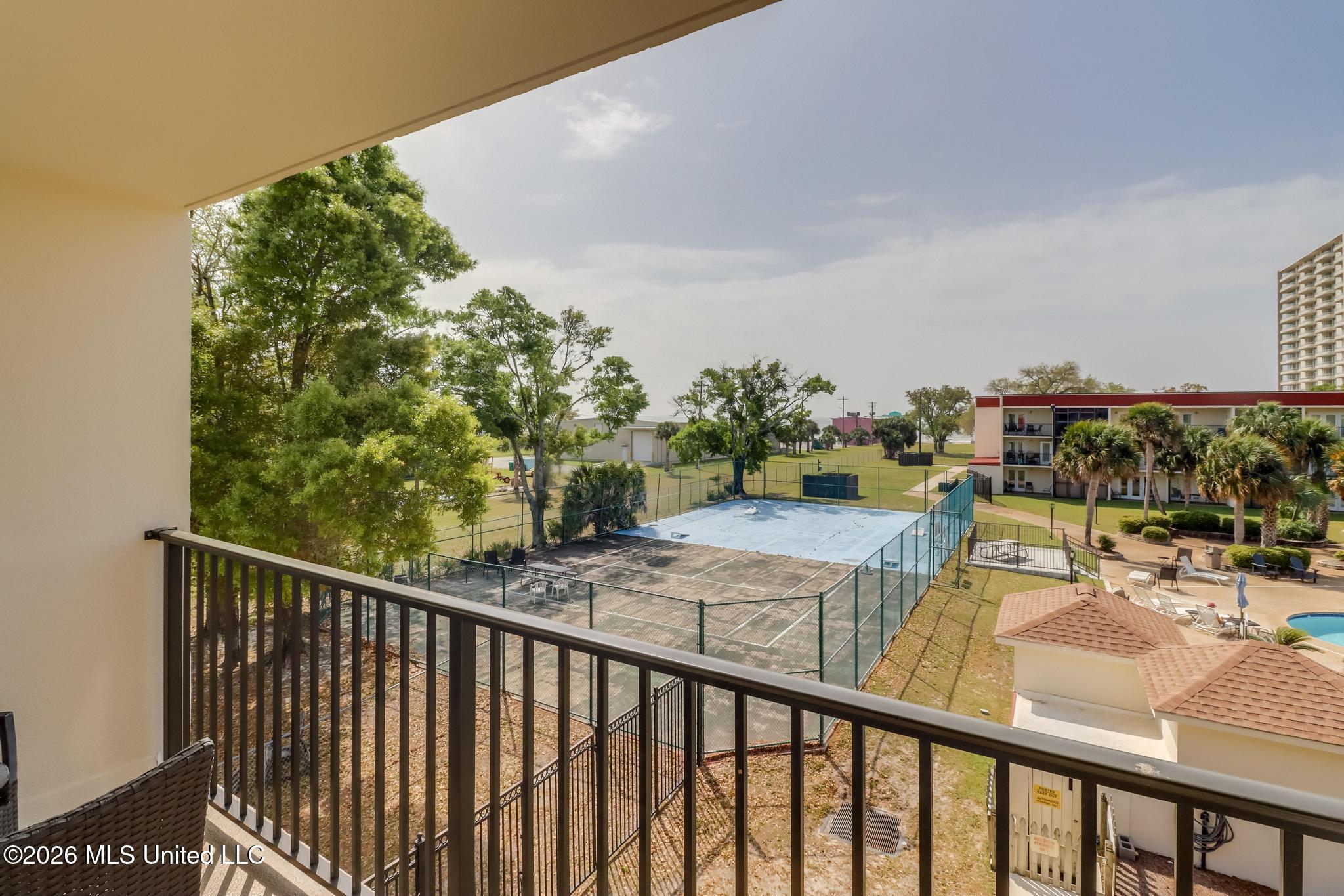 2046 Beach Boulevard Property Photo 17