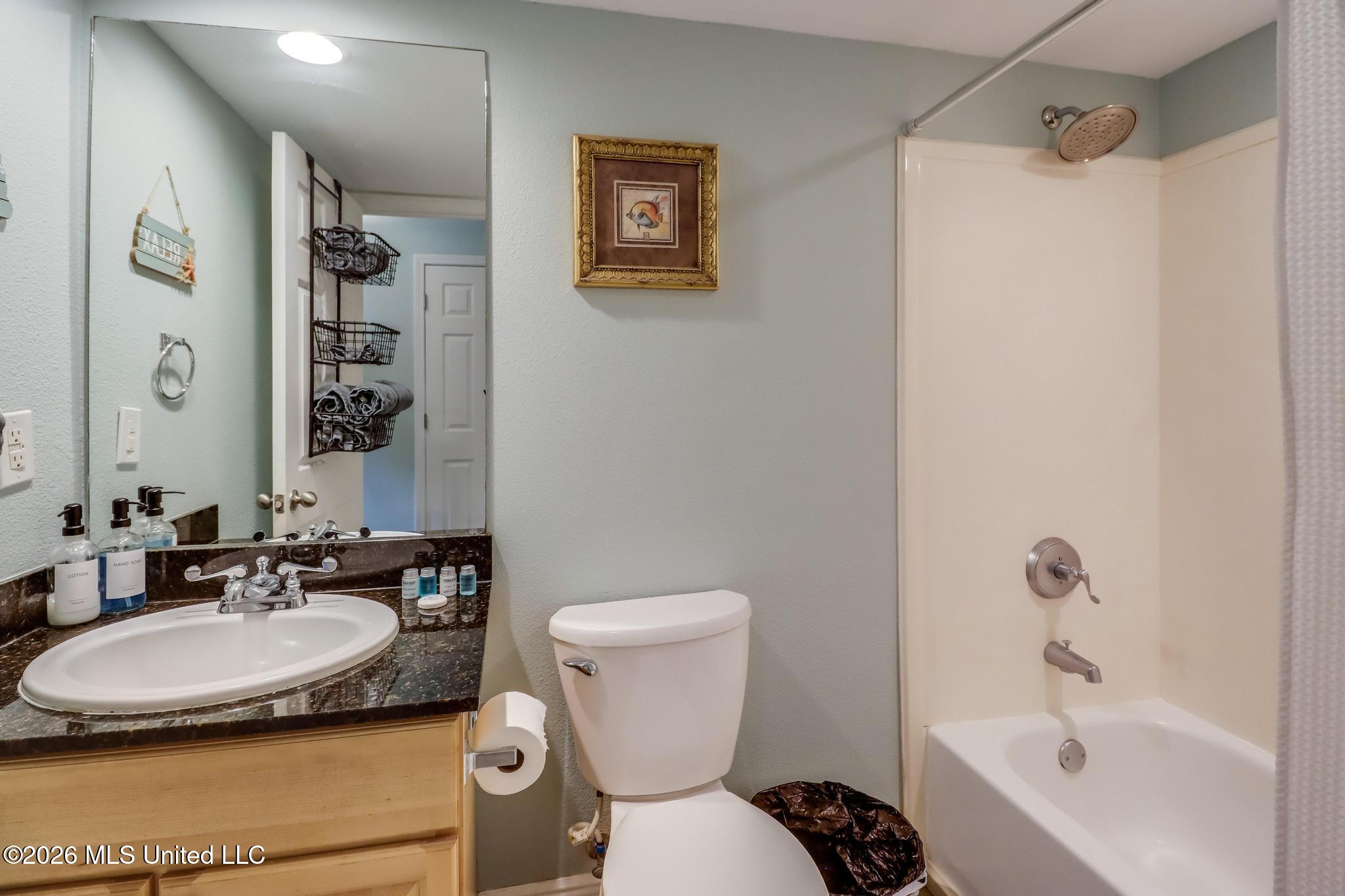 2046 Beach Boulevard Property Photo 20