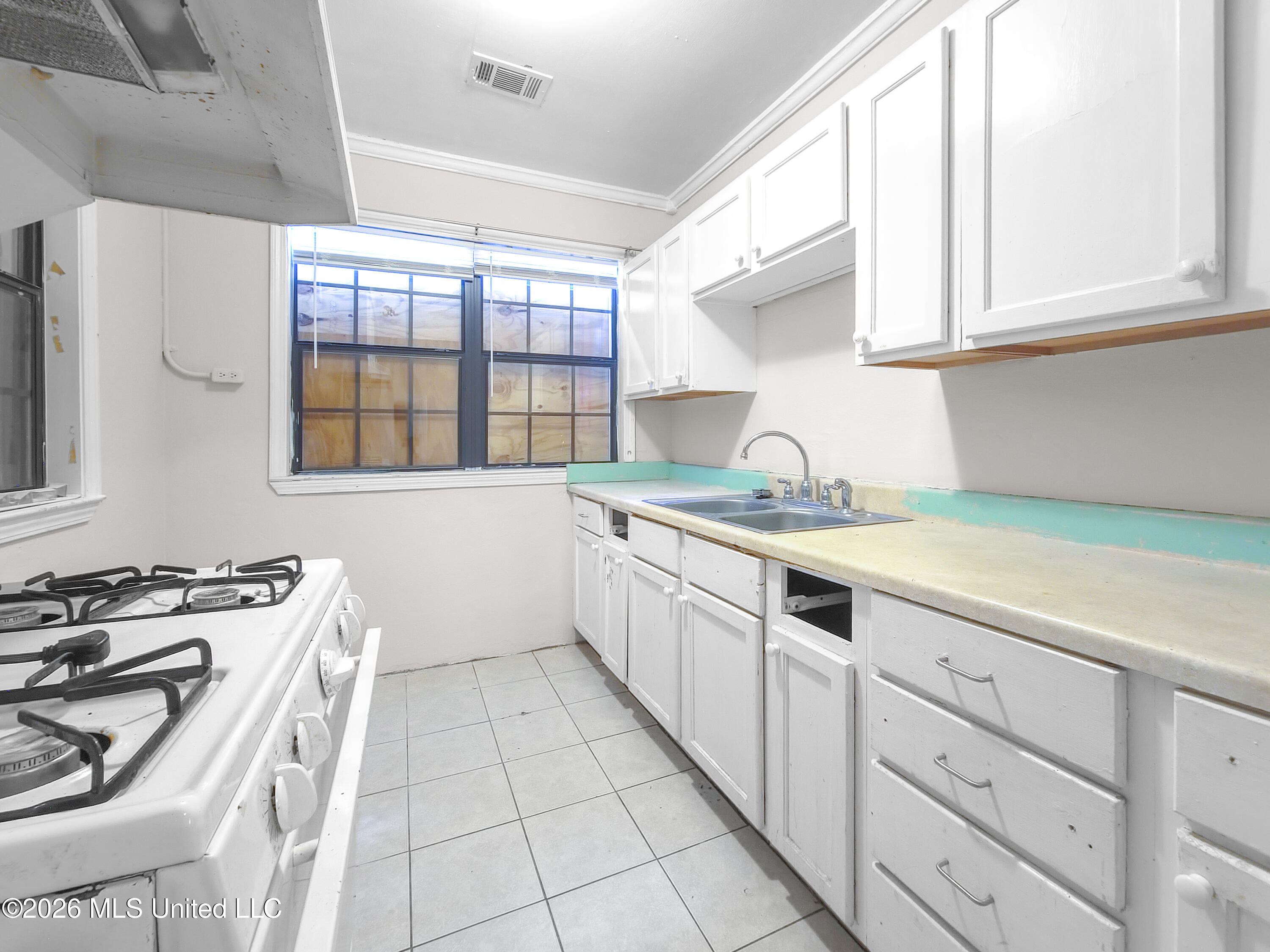 2817 Broadmoor Place Property Photo 8