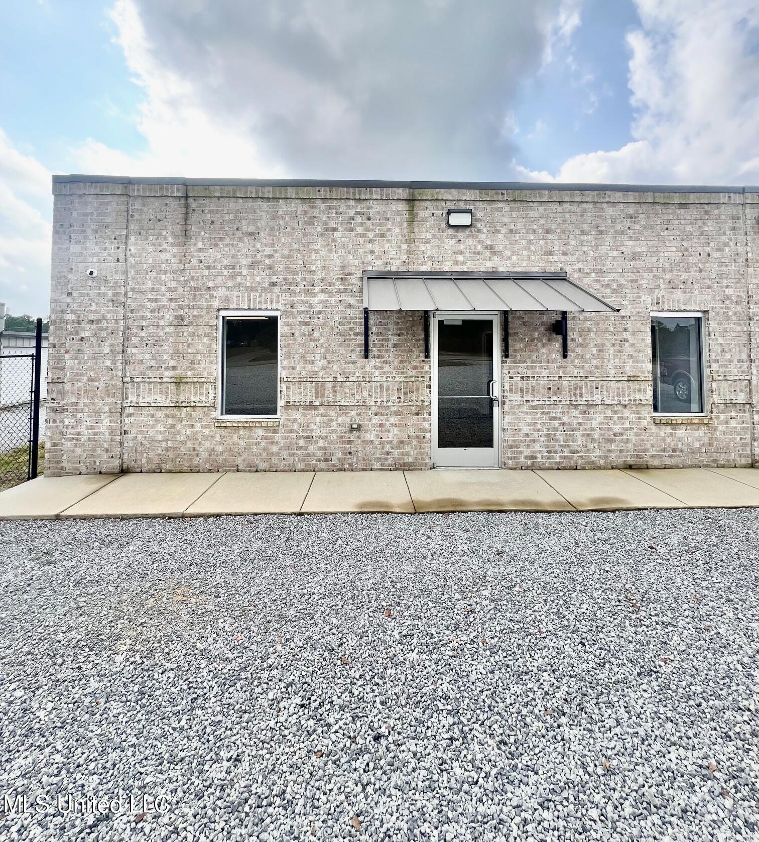 16275 Landon Road Property Photo 1