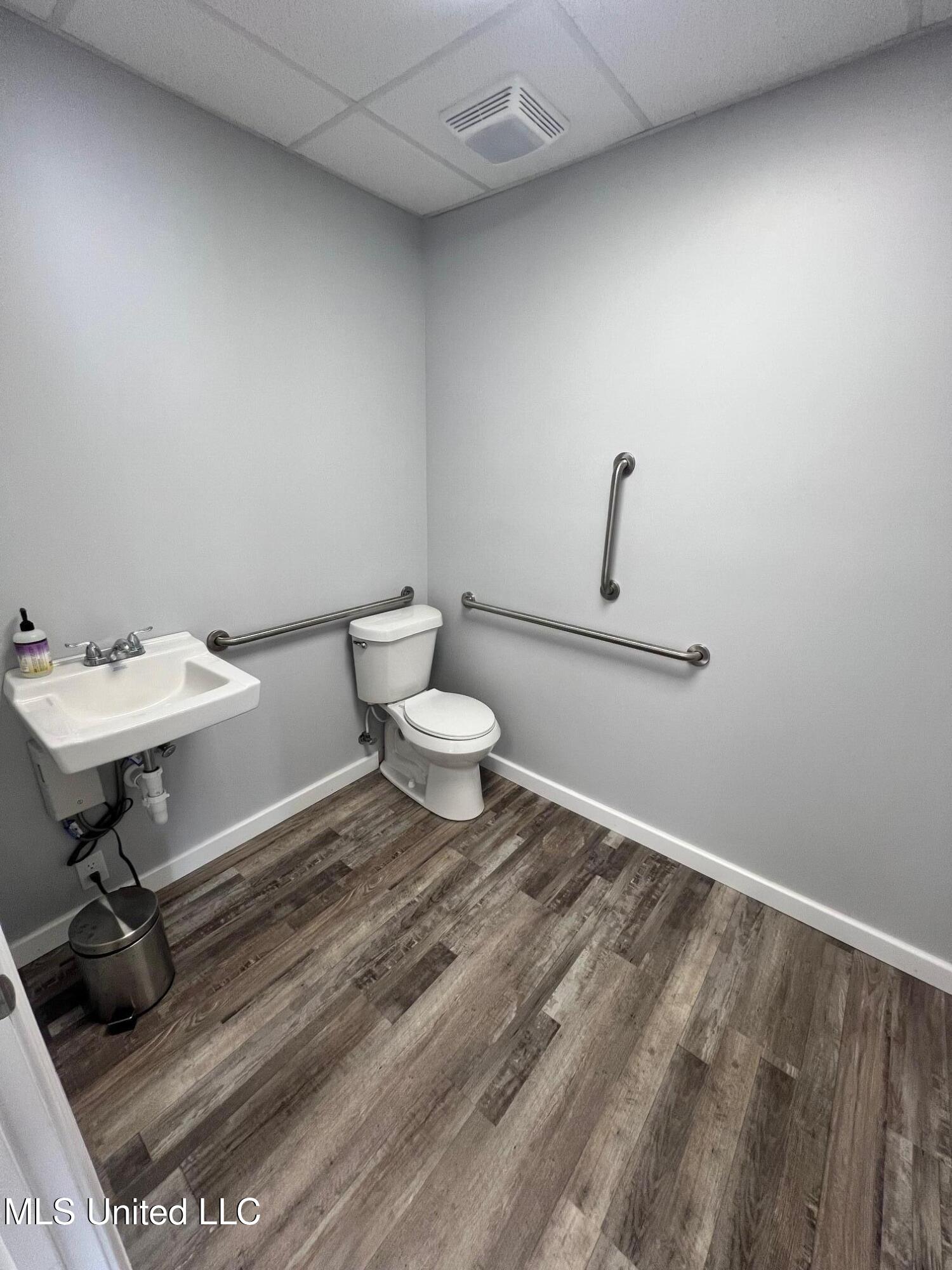 16275 Landon Road Property Photo 4