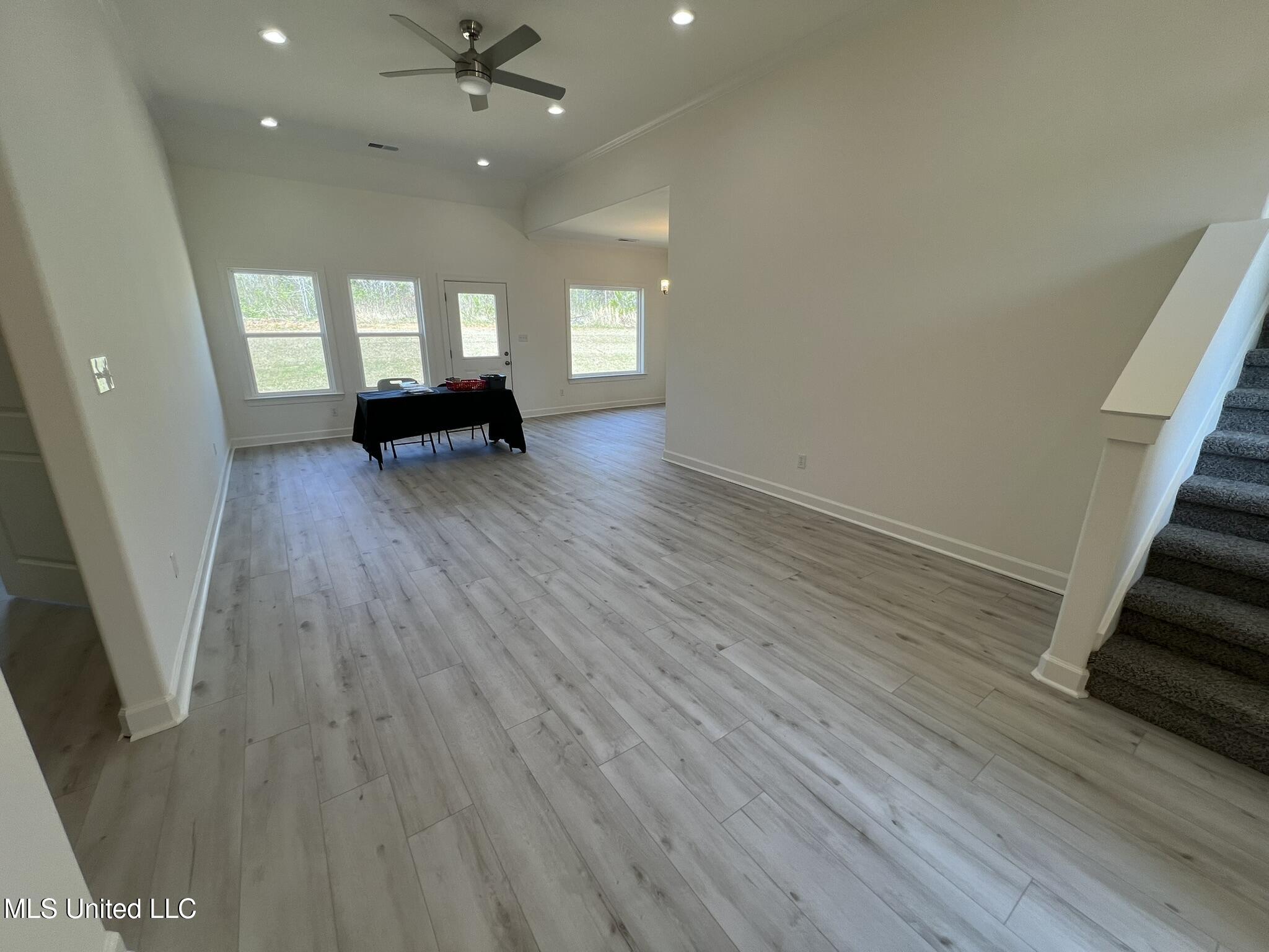 290 Poplar Lane Property Photo 4