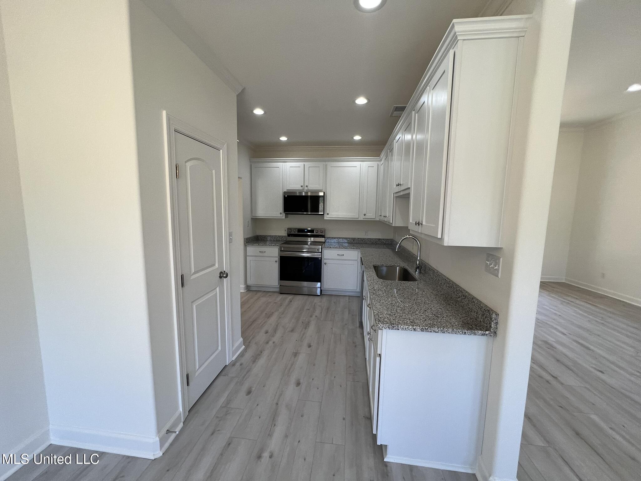 290 Poplar Lane Property Photo 6