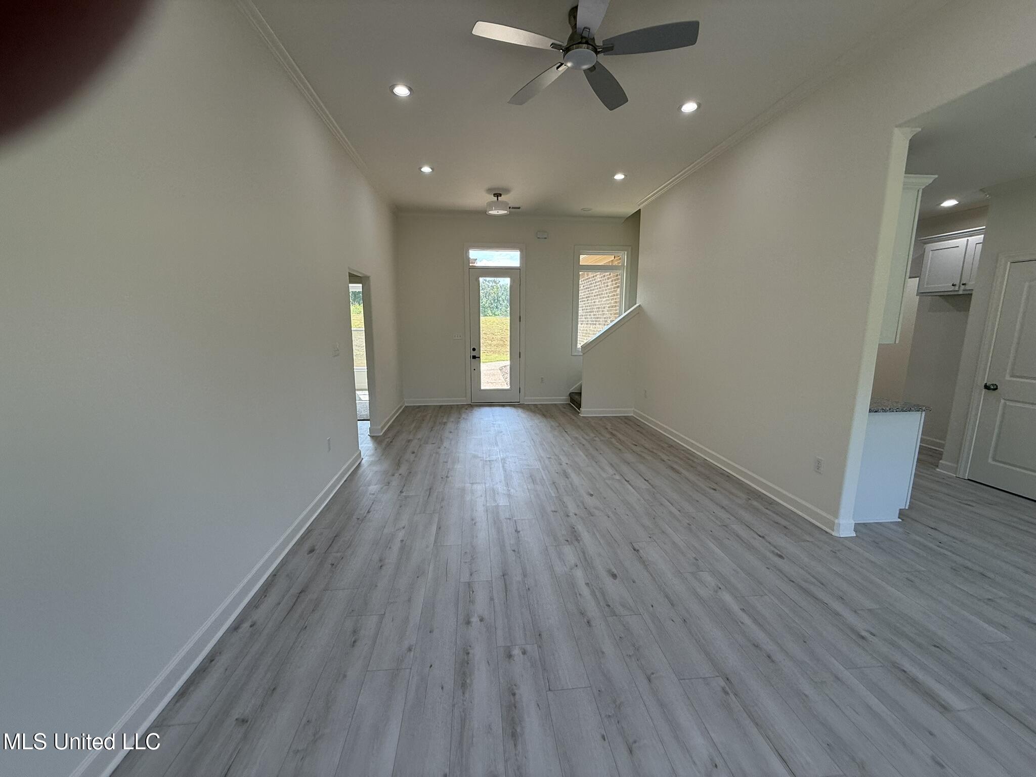 37 Honey Suckle Cove Property Photo 4